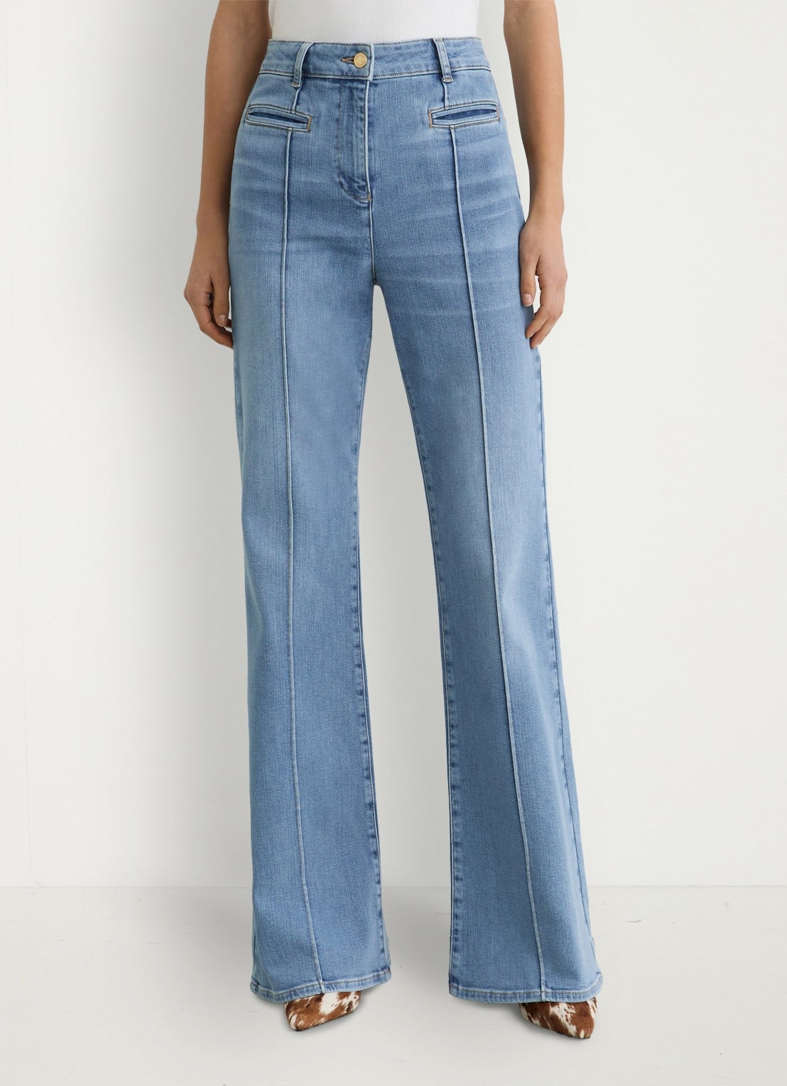 Reiss PETITE CLAUDE Pintuck-Detail Flared Jeans - detail 3 lichtblauw