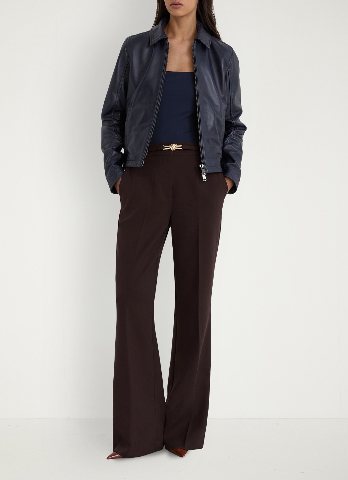 Reiss Petite Leona high waist flared pantalon met steekzakken - voorkant 3 bruin