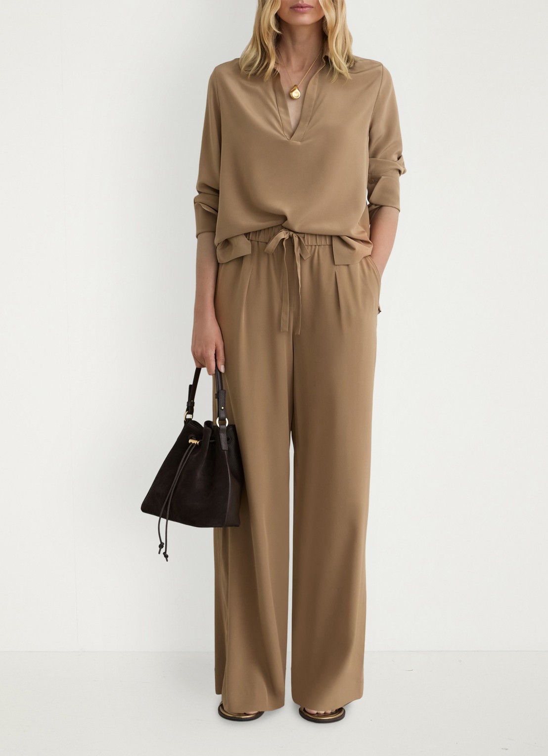 Reiss Petite Maria high waist wide fit pantalon van zijde - detail 4 camel