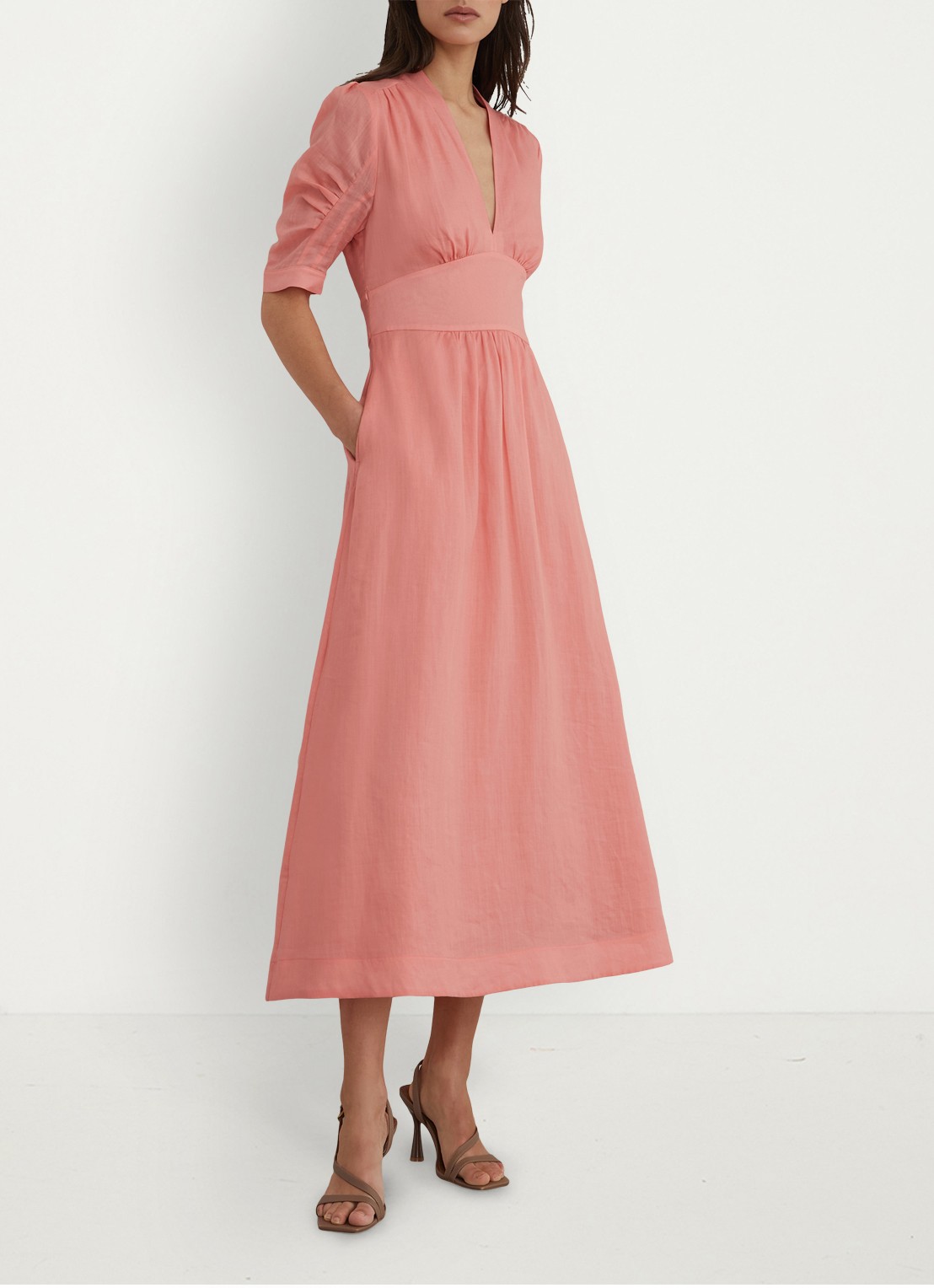 Reiss Petite Poppy midi jurkPETITE POPPY Short-Sleeve Waisted Midi Dress - voorkant 3 oudroze