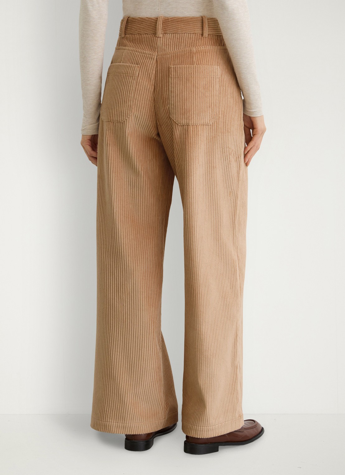 Reiss Petite Stanton high waist wide fit pantalon van corduroy - achterkant camel