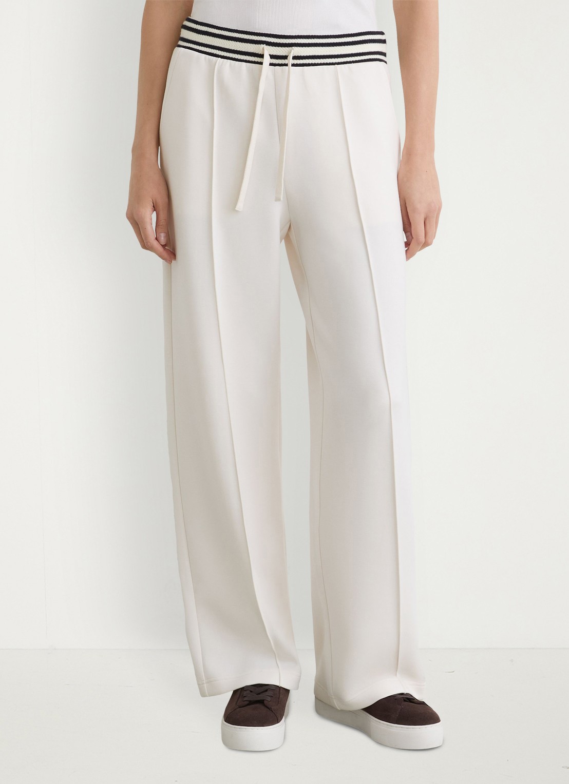 Reiss Petite Verity mid waist wide fit joggingbroek met gestreept detail - detail 4 wit