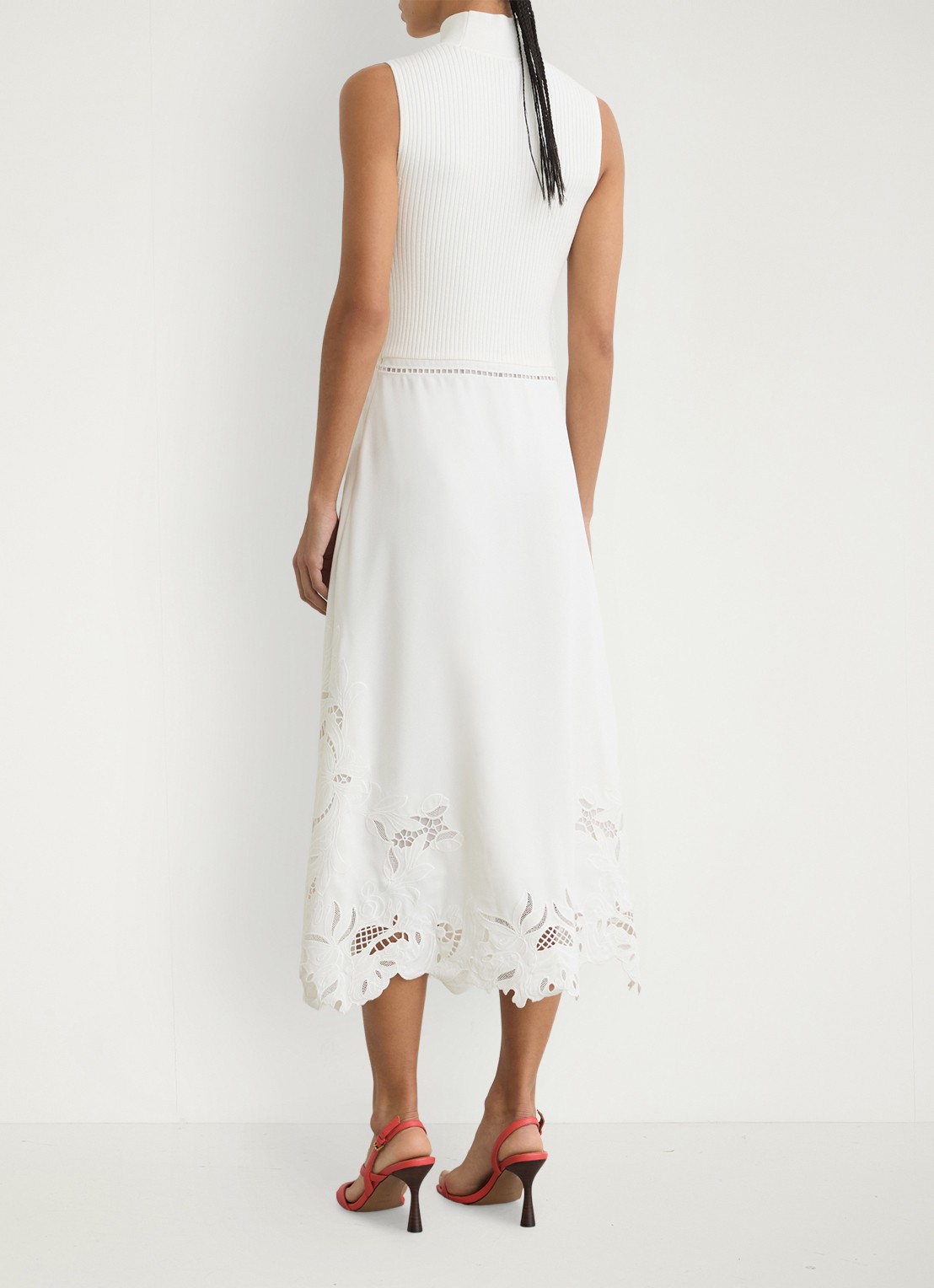 Reiss Phoenix ribgebreide midi jurk met broderie  - achterkant 6 wit