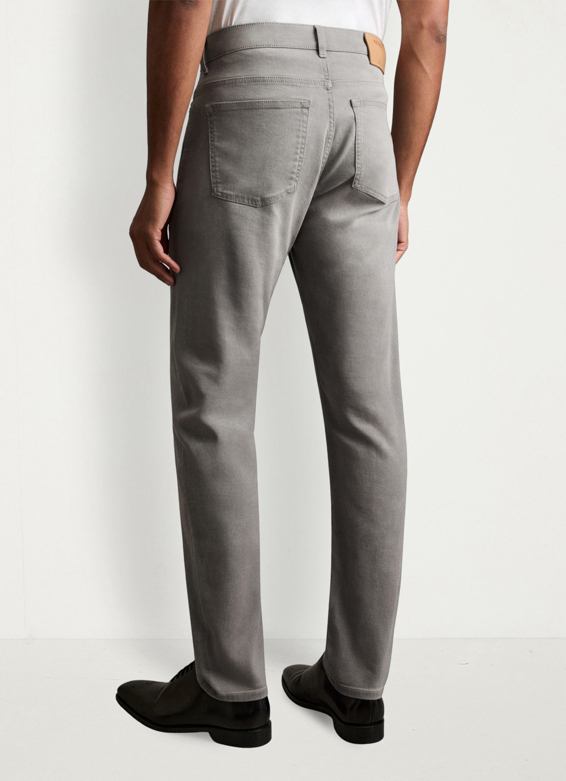 Reiss Picton slim fit jeans met gekleurde wassing - achterkant 5 lichtgrijs