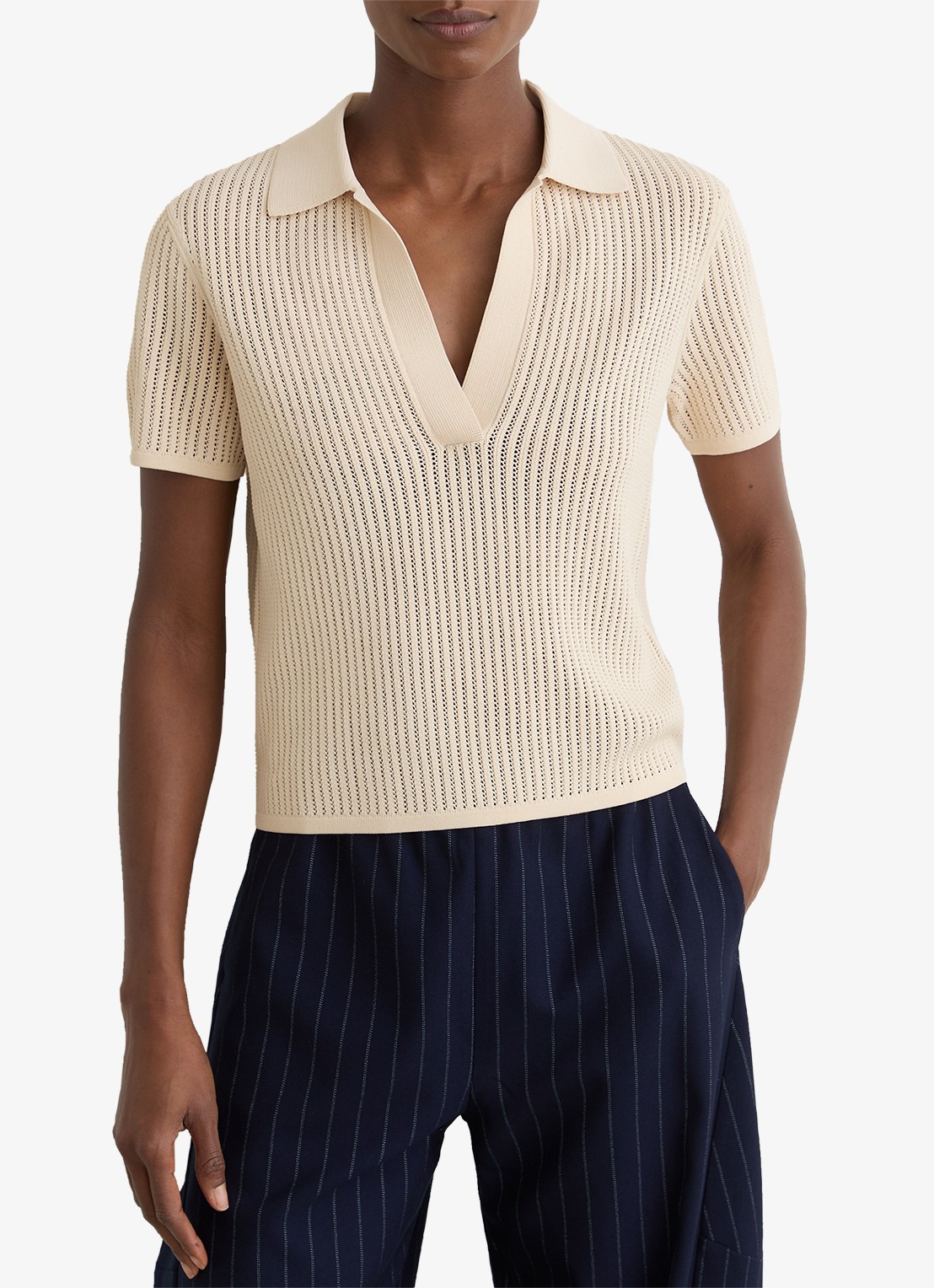 Reiss Pippa regular fit polo met opengewerkt dessin - detail 4 creme