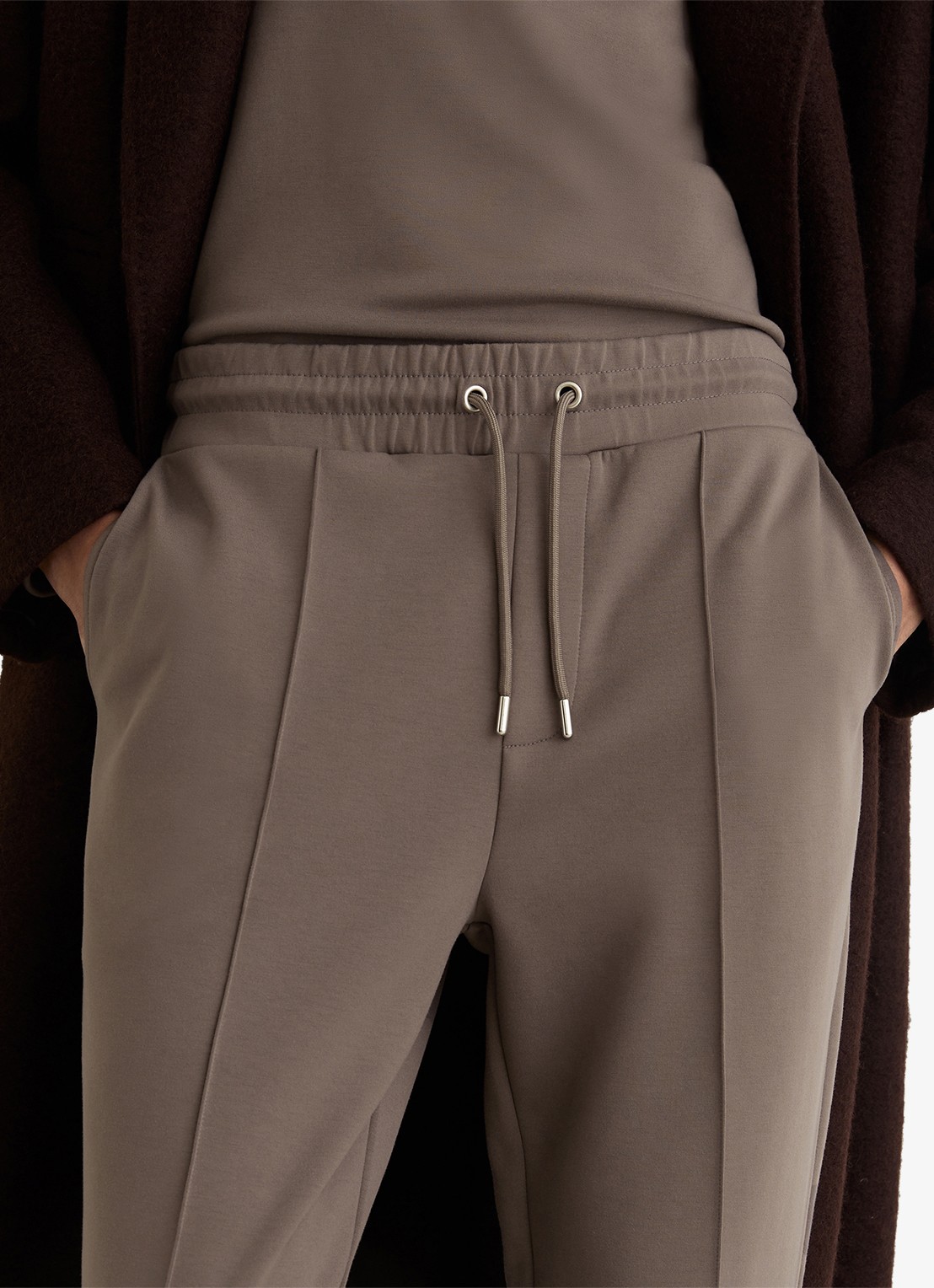 Reiss Premier Premium tapered fit joggingsbroek met steekzakken - detail 4 lichtbruin