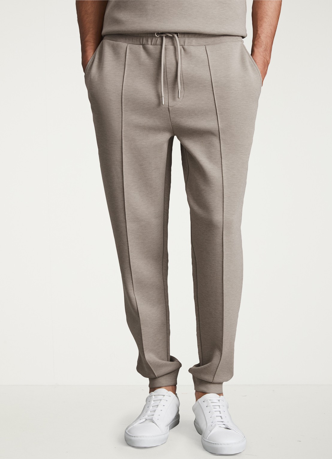 Reiss Premier tapered fit joggingbroek met trekkoord en steekzakken  - detail 4 taupe