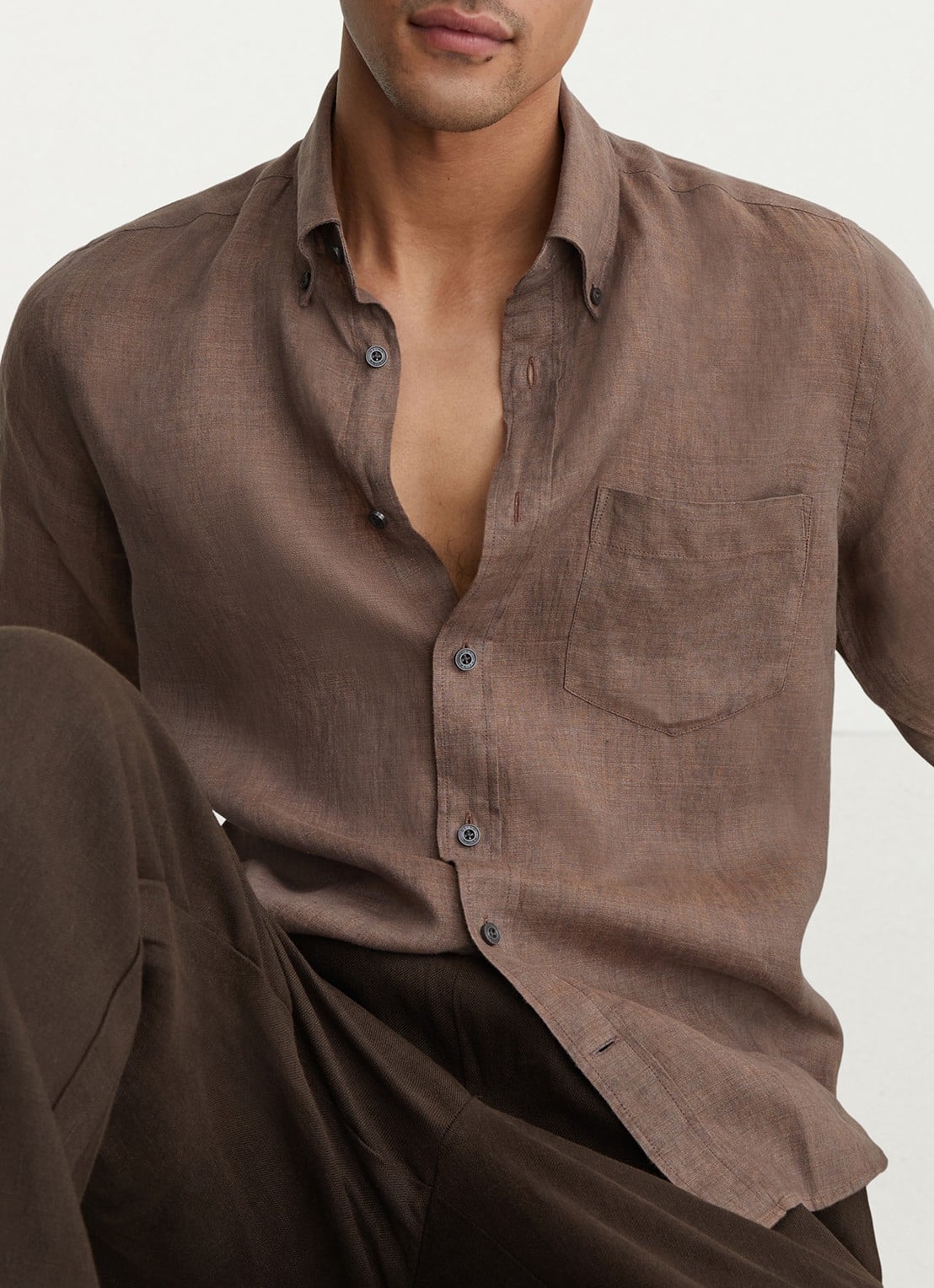 Reiss Queens regular fit overhemd van linnen - detail 2 bruin