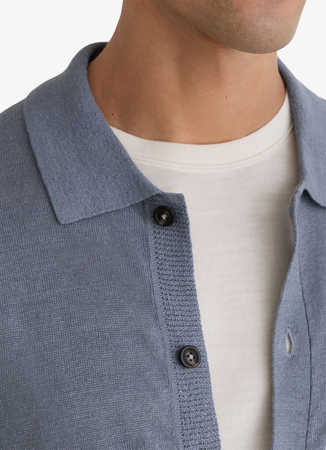 Reiss Rainham fijngebreid vest met borstzak - detail 2 airforce blue / blauw