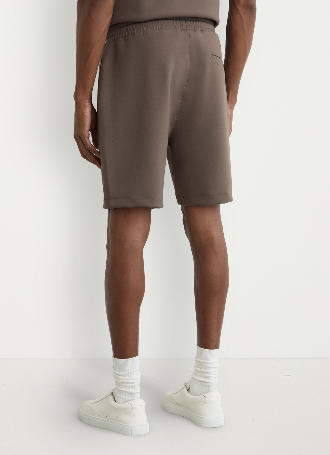 Reiss Reid straight fit korte broek met steekzakken - achterkant lichtbruin