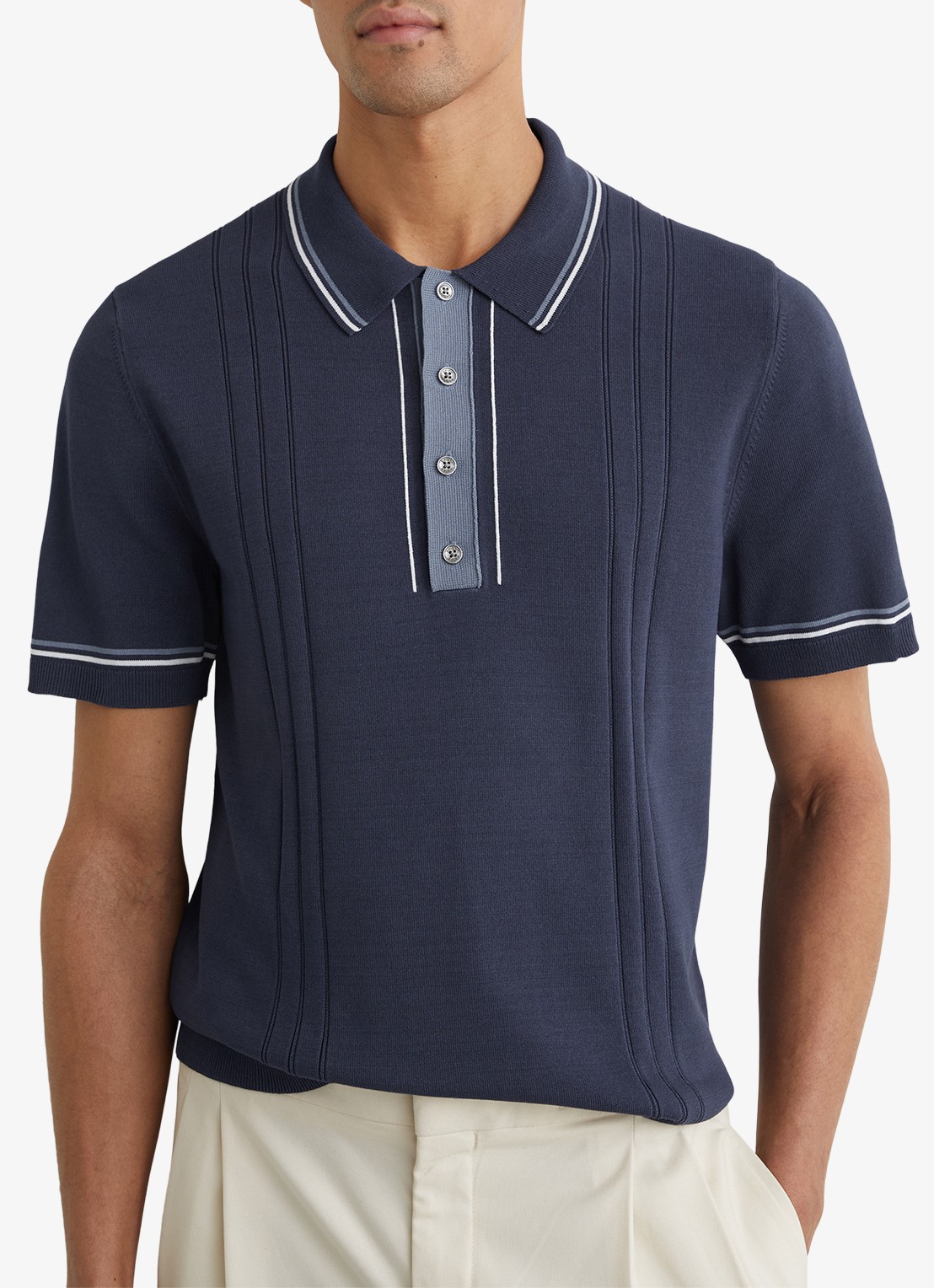 Reiss ROTHWELL Tipped Half-Button Knitted Polo Shirt - detail donkerblauw