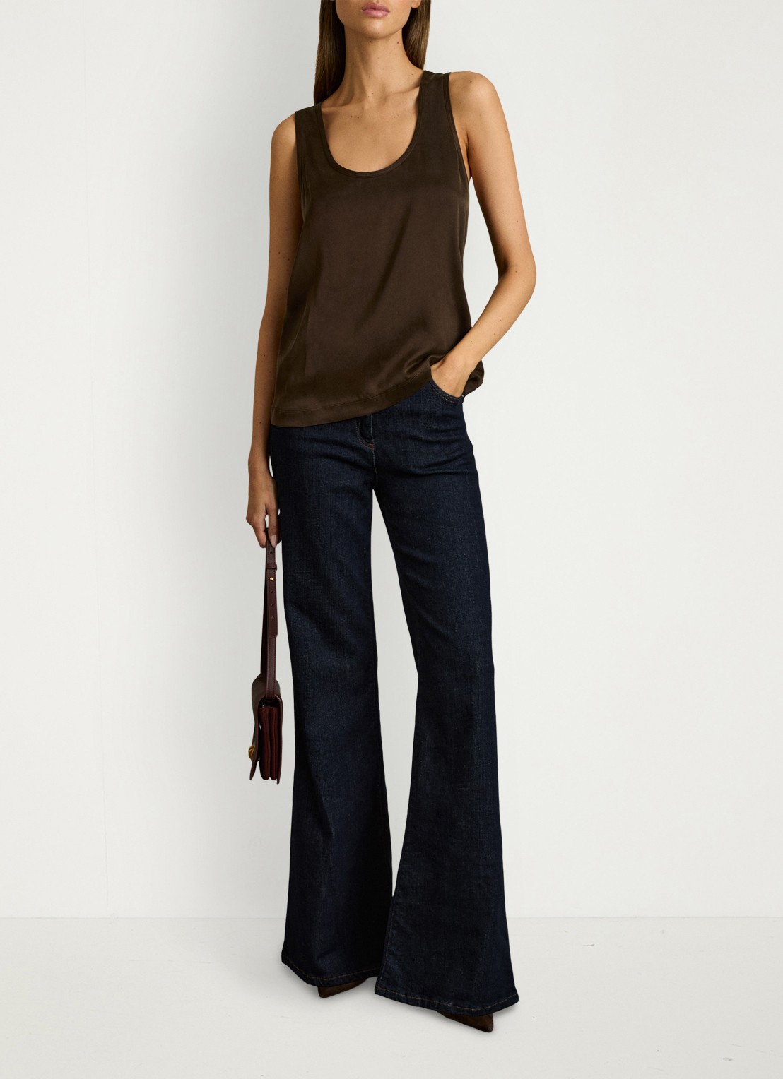 Reiss Ruby top van zijde - voorkant 2 chocoladebruin
