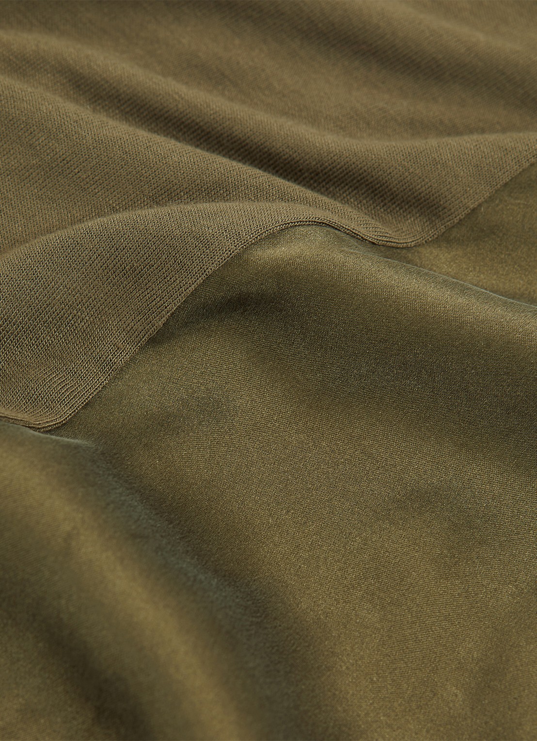 Reiss Ruby top van zijde - detail 7 legergroen