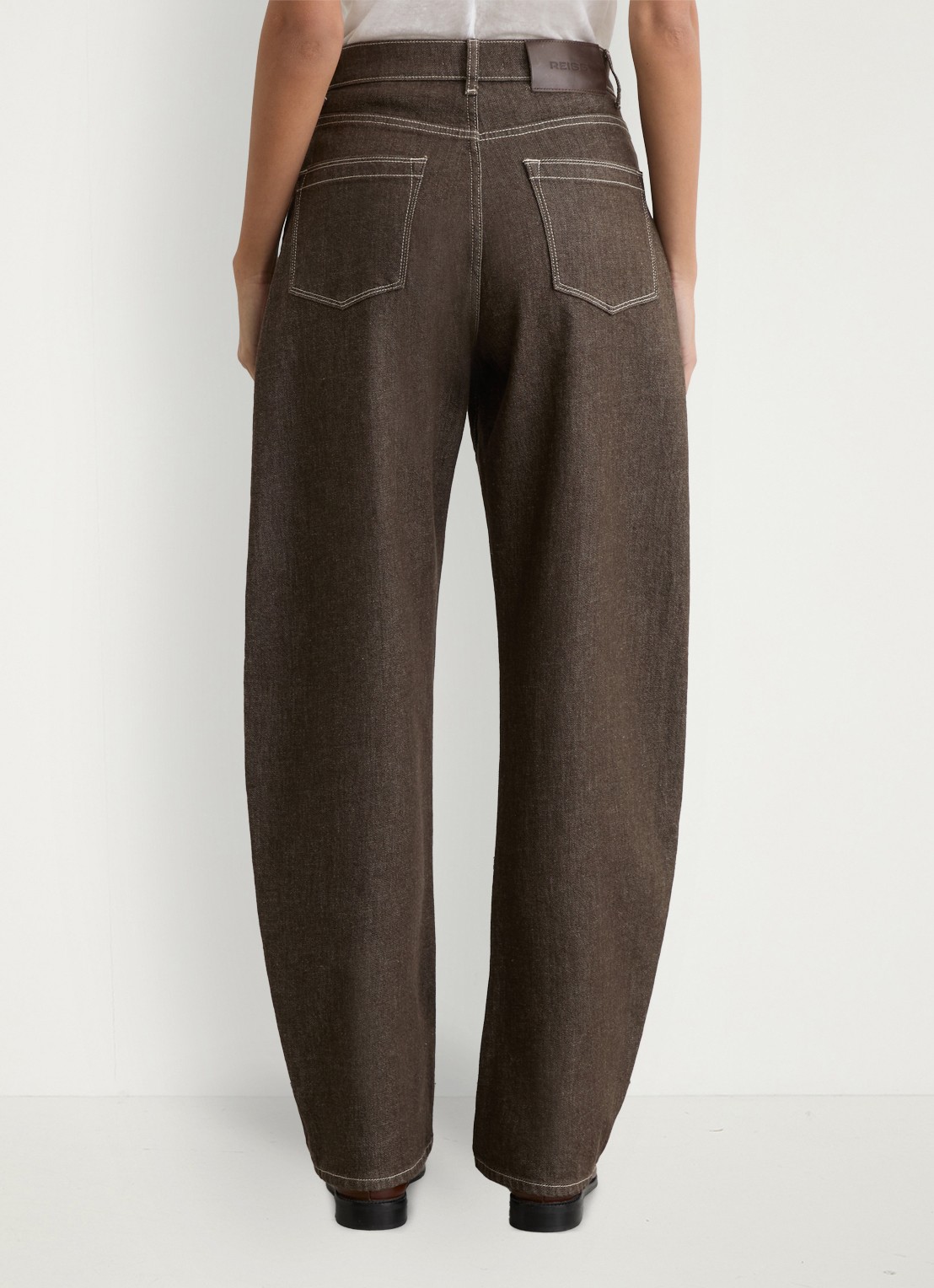 Reiss Sabel high waist tapered fit jeans met steekzakken - achterkant 7 bruin