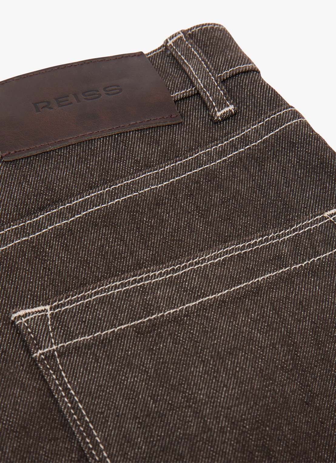 Reiss Sabel high waist tapered fit jeans met steekzakken - detail 6 bruin