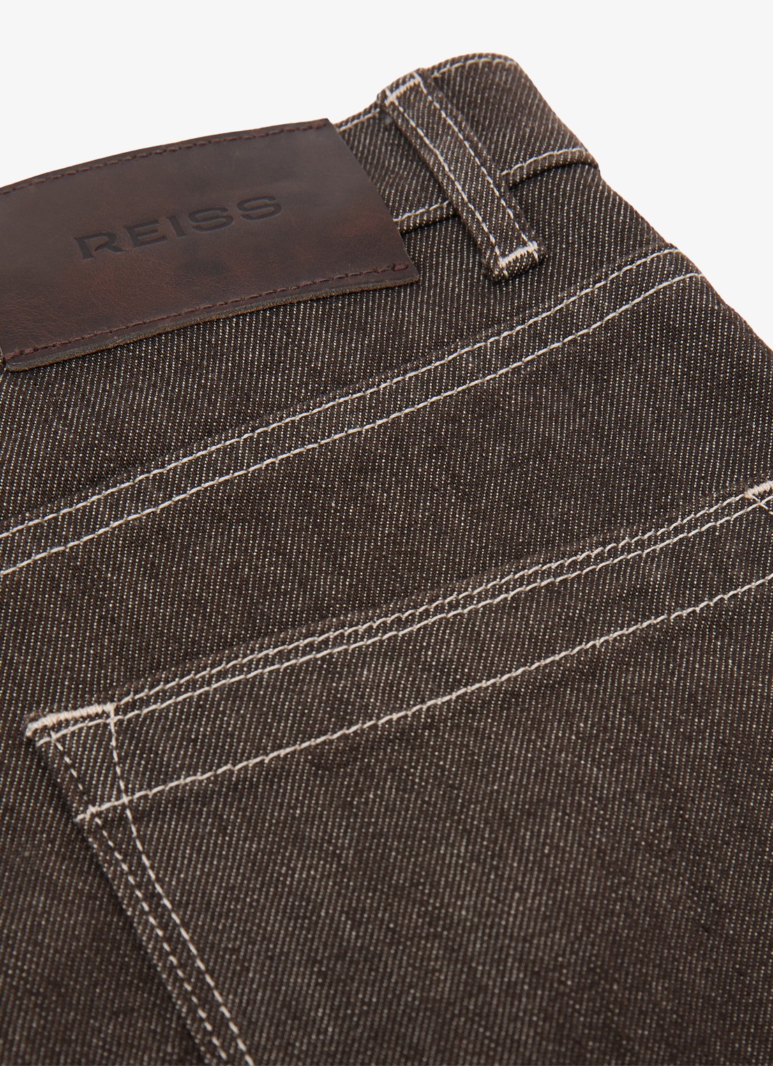 Reiss Sabel high waist tapered fit jeans met steekzakken - detail 6 bruin