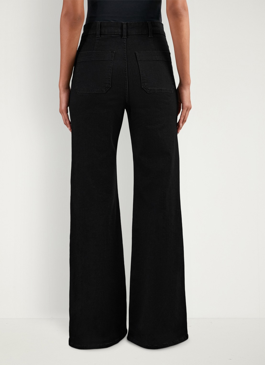 Reiss Sakura high waist flared jeans met gekleurde wassing - achterkant zwart