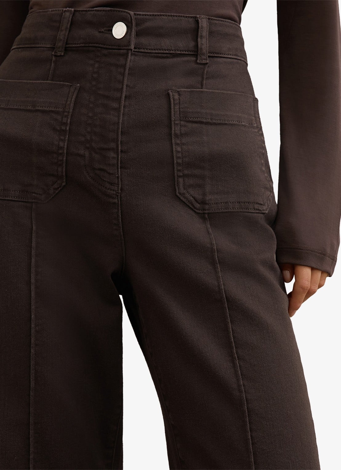 Reiss Sakura high waisted flared jeans met steekzakken - detail 6 donkerbruin