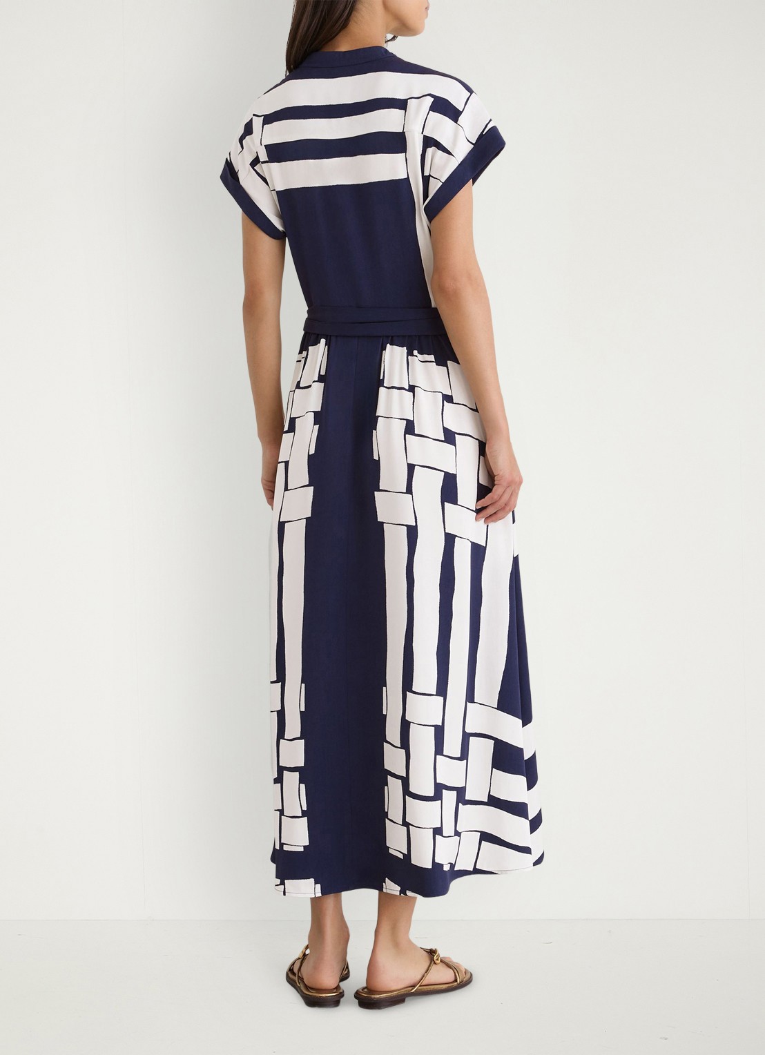 Reiss Samira midi jurk met print en strikceintuur - achterkant navy / ivoor