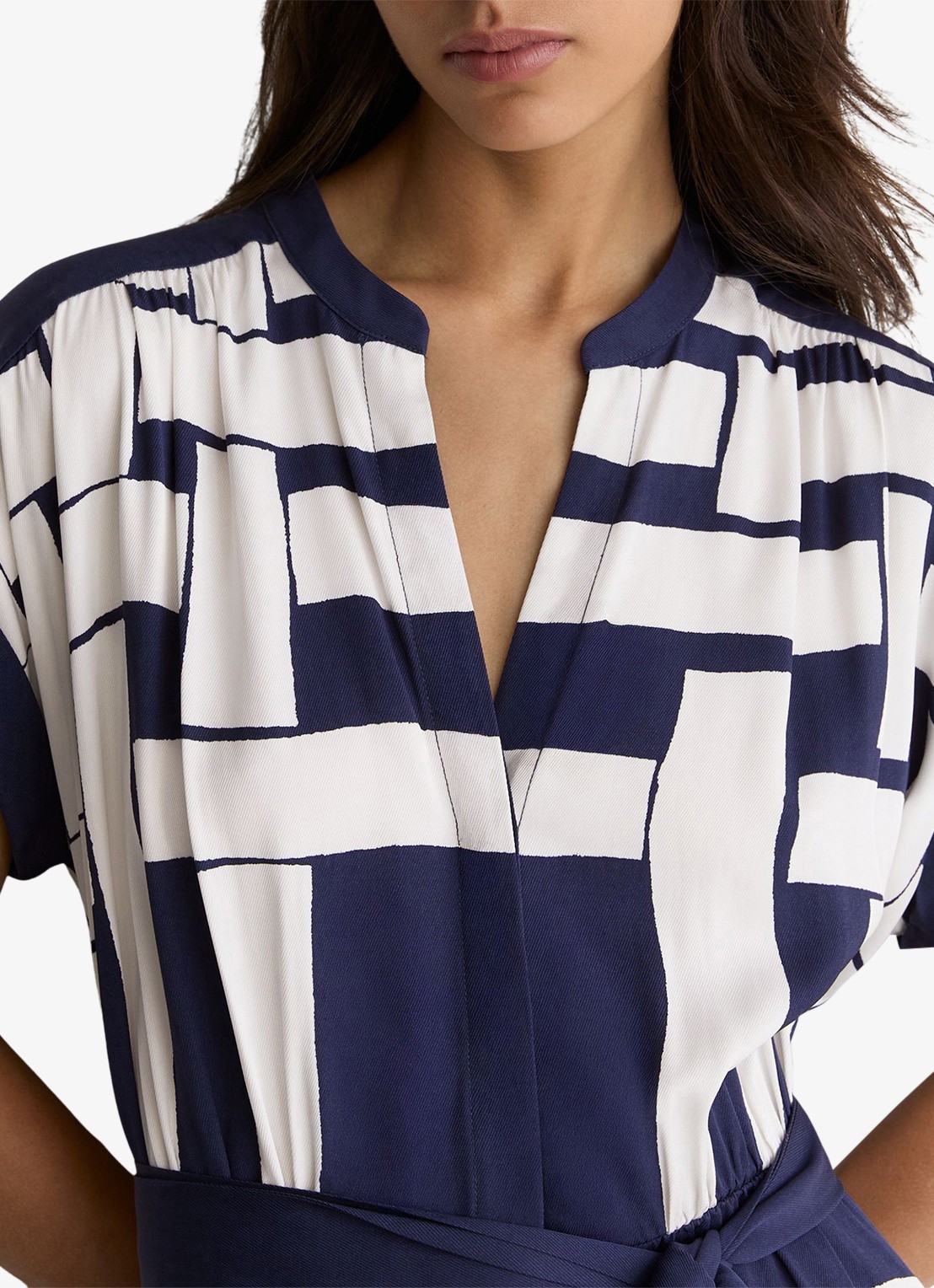 Reiss Samira midi jurk met print en strikceintuur - detail 7 navy / ivoor