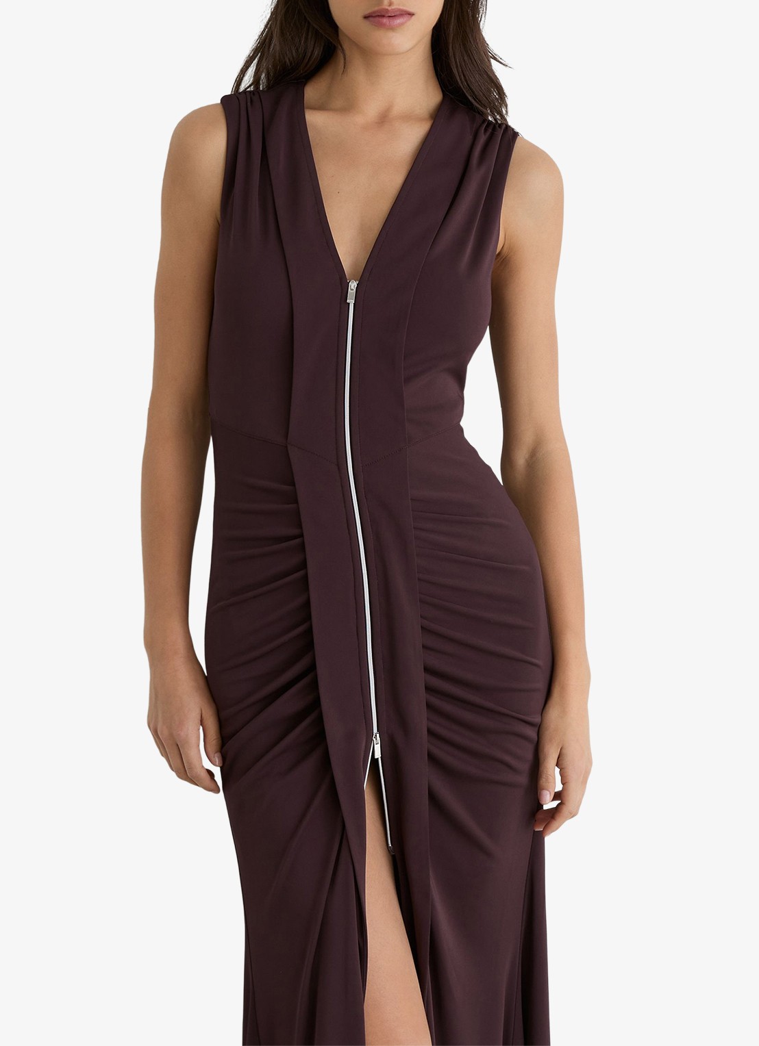 Reiss Scarlett maxi jurk van crêpe met ruches - detail 6 chocoladebruin