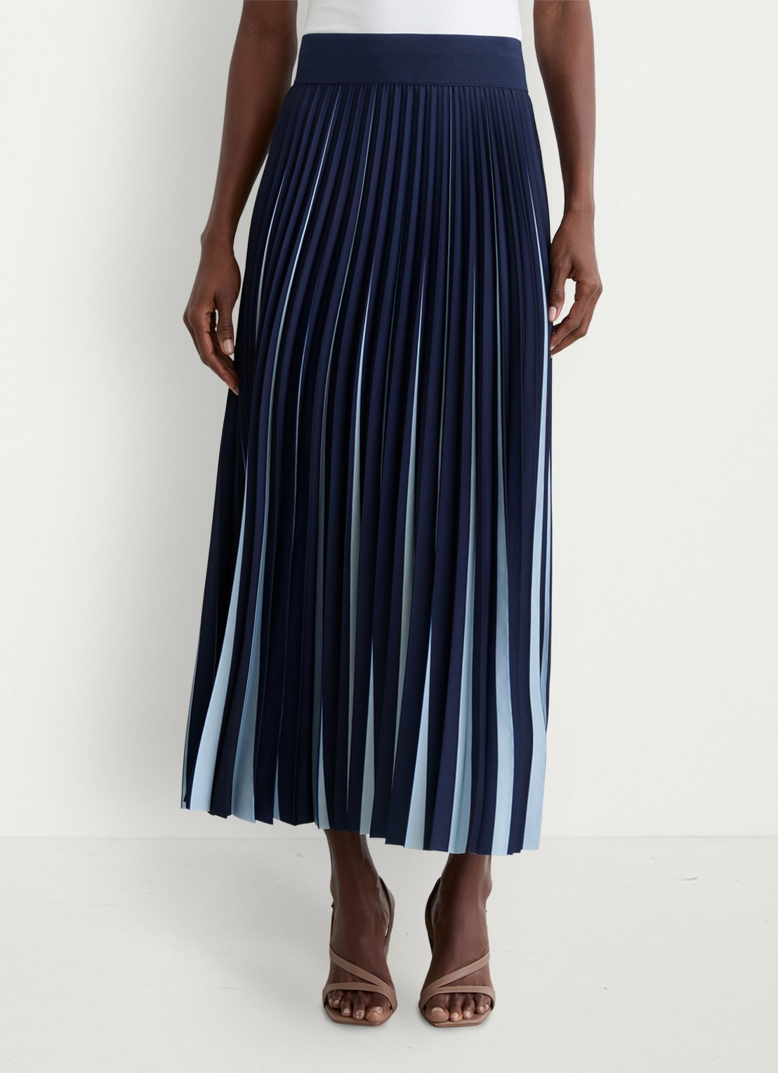 Reiss Serena midi rok met plooien - detail donkerblauw
