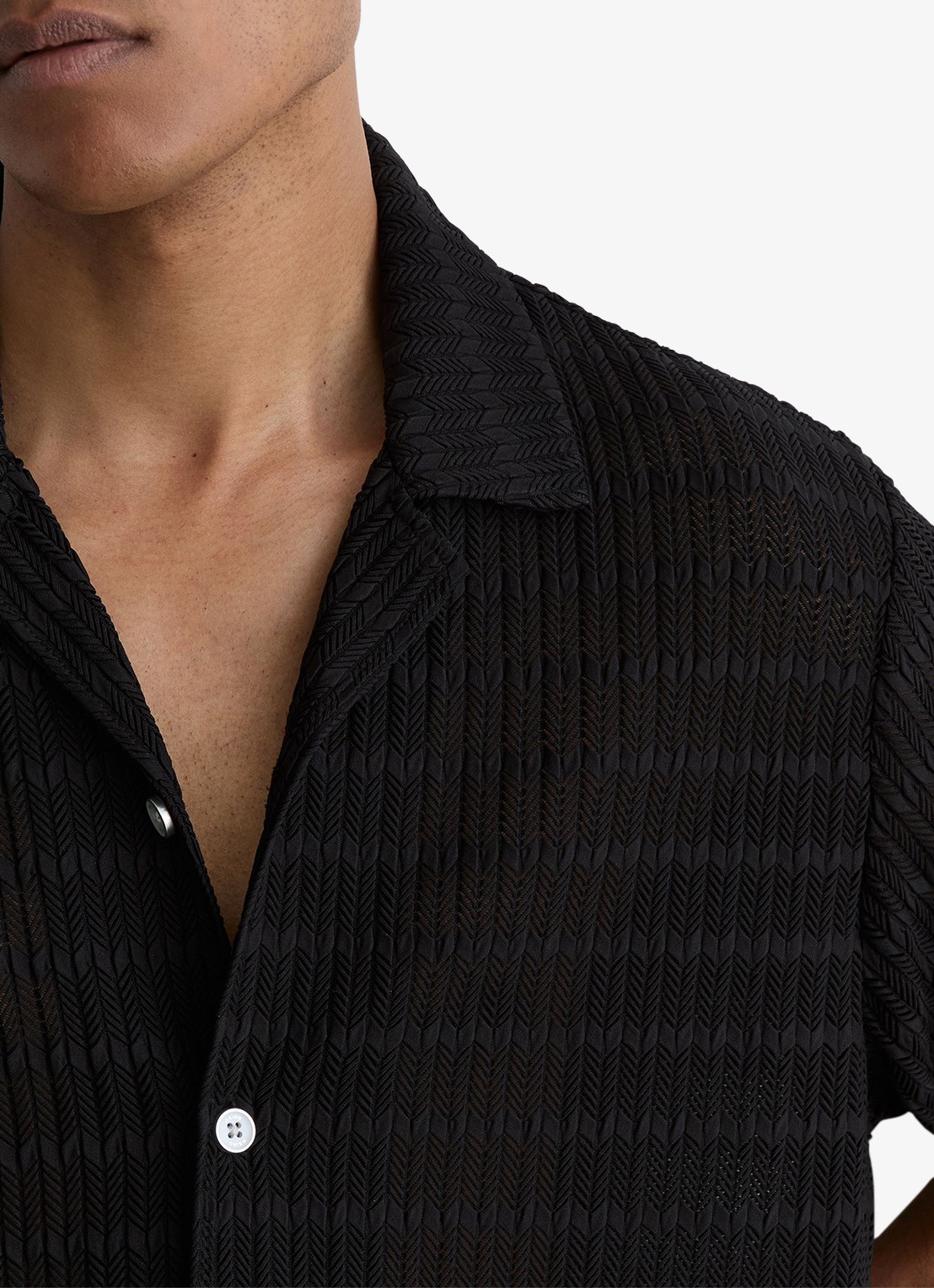 Reiss SID Chevron-Crochet Cuban-Collar Shirt - detail 4 black / zwart