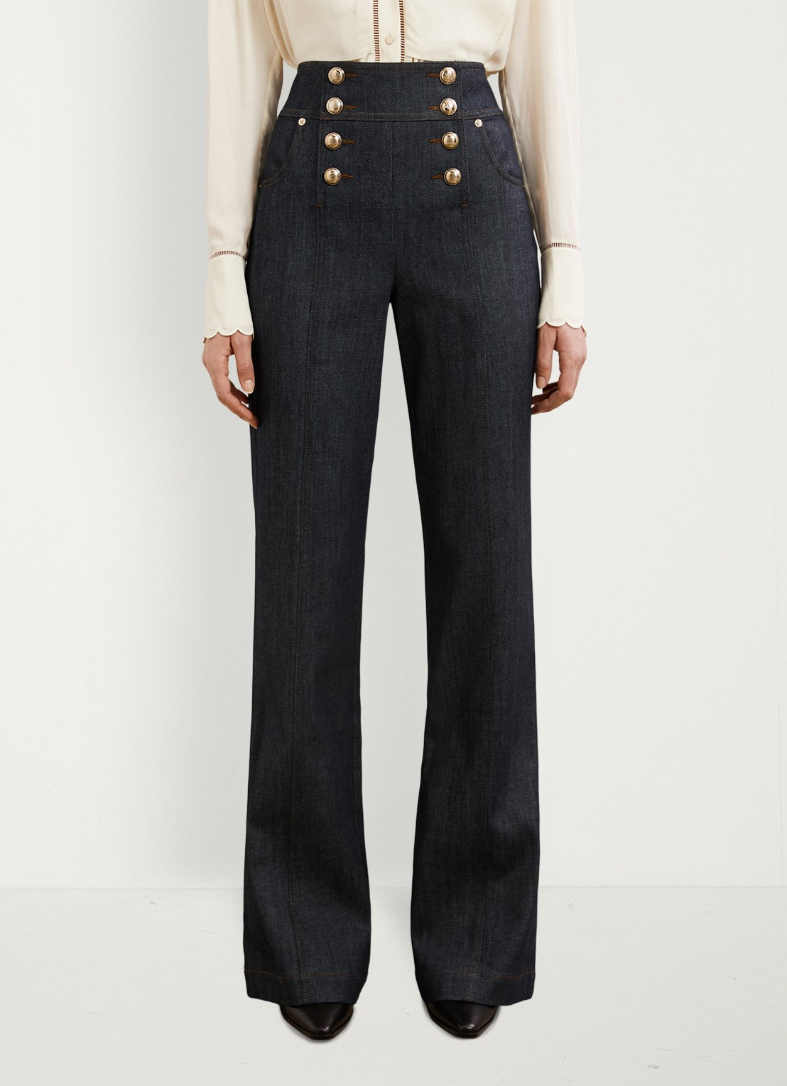 Reiss Skylar high waist flared jeans met knoop details - detail 3 denim