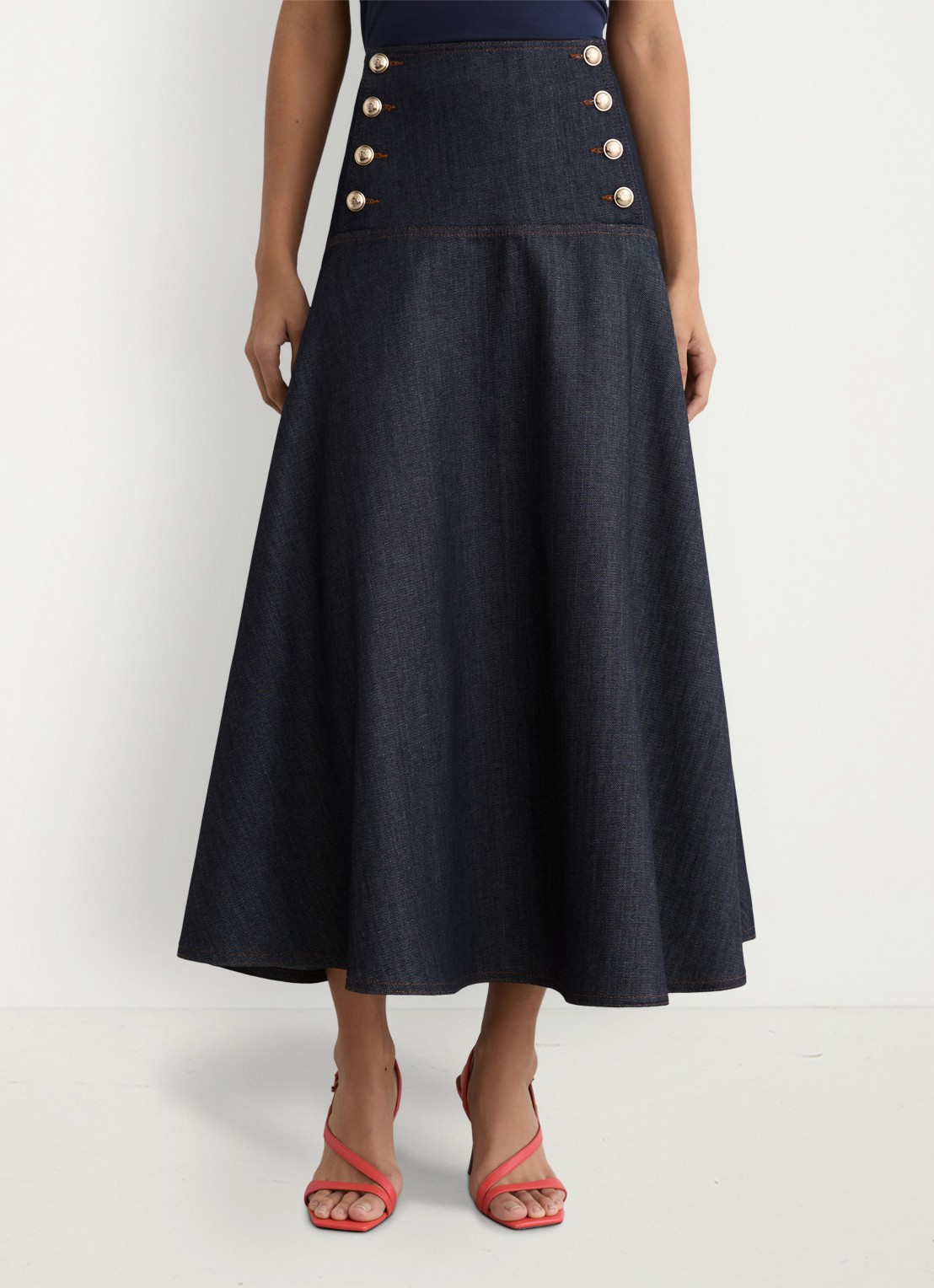 Reiss Skylar midi rok van denim met sierknopen - detail 2 dark blue / blauw