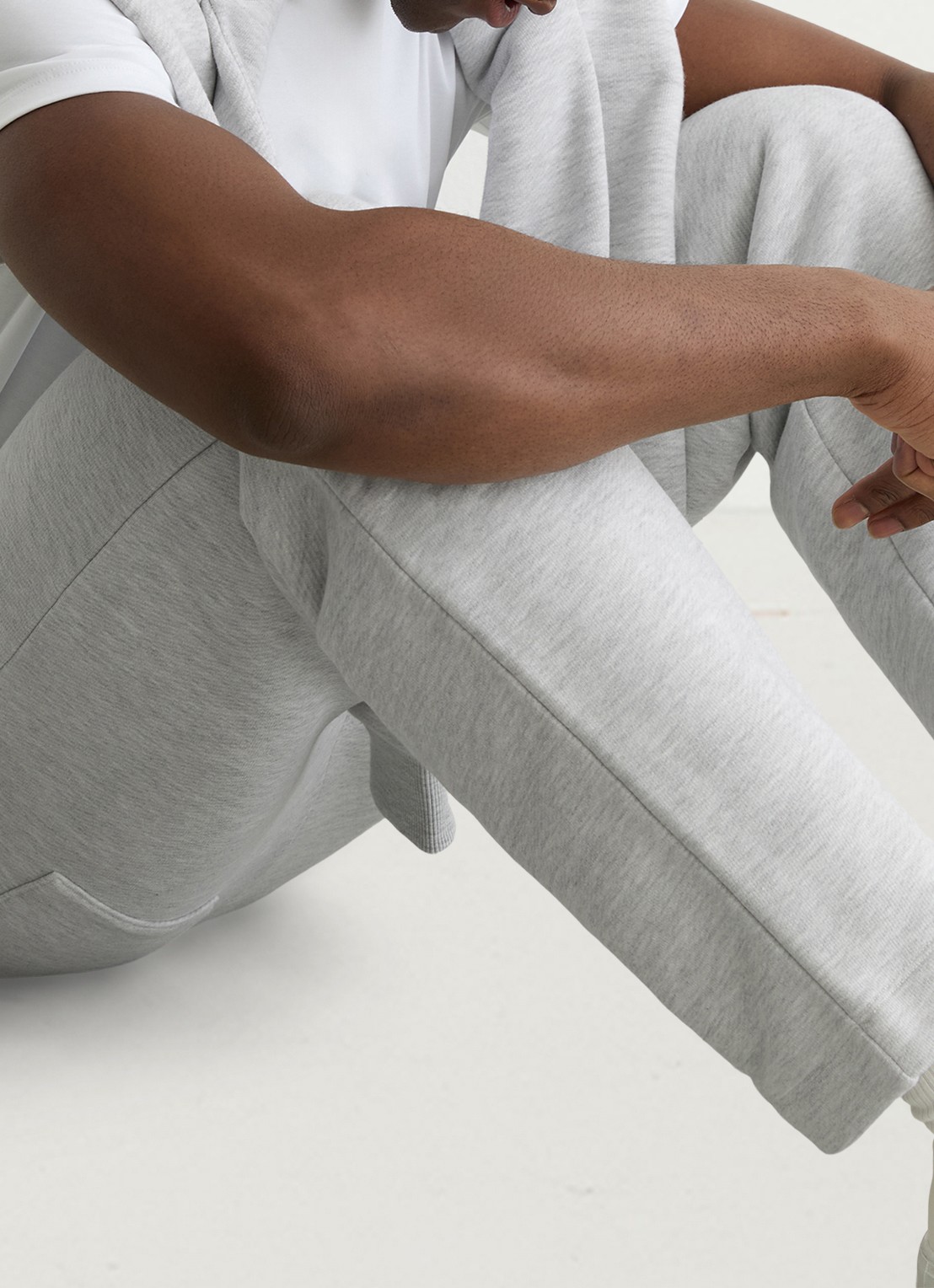 Reiss Tanner tapered fit joggingbroek met trekkoord - detail 4 grijsmele