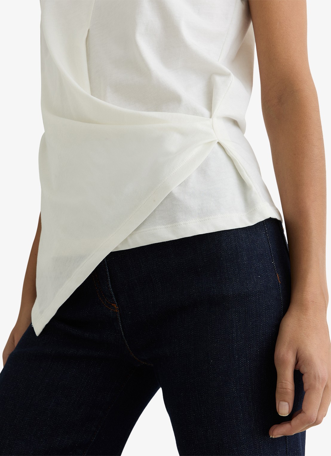 Reiss Tia top met gedrapeerd detail - detail 5 wit