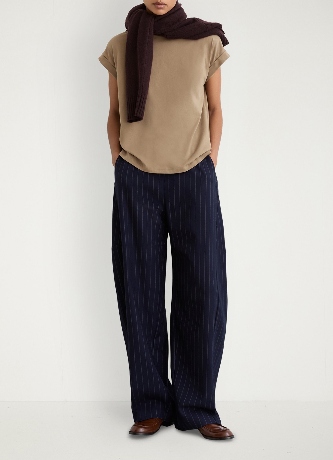 Reiss Tommie T-shirt met stretch - voorkant 7 taupe