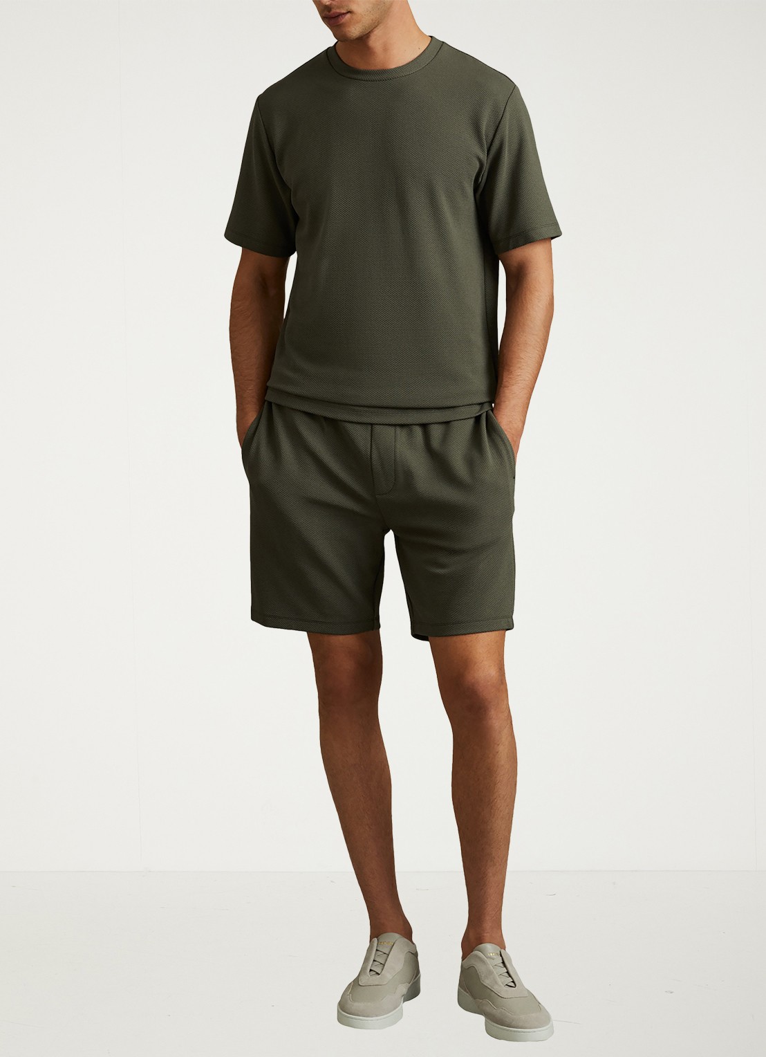 Reiss Wick T-shirt met structuur - voorkant 2 bronsgroen
