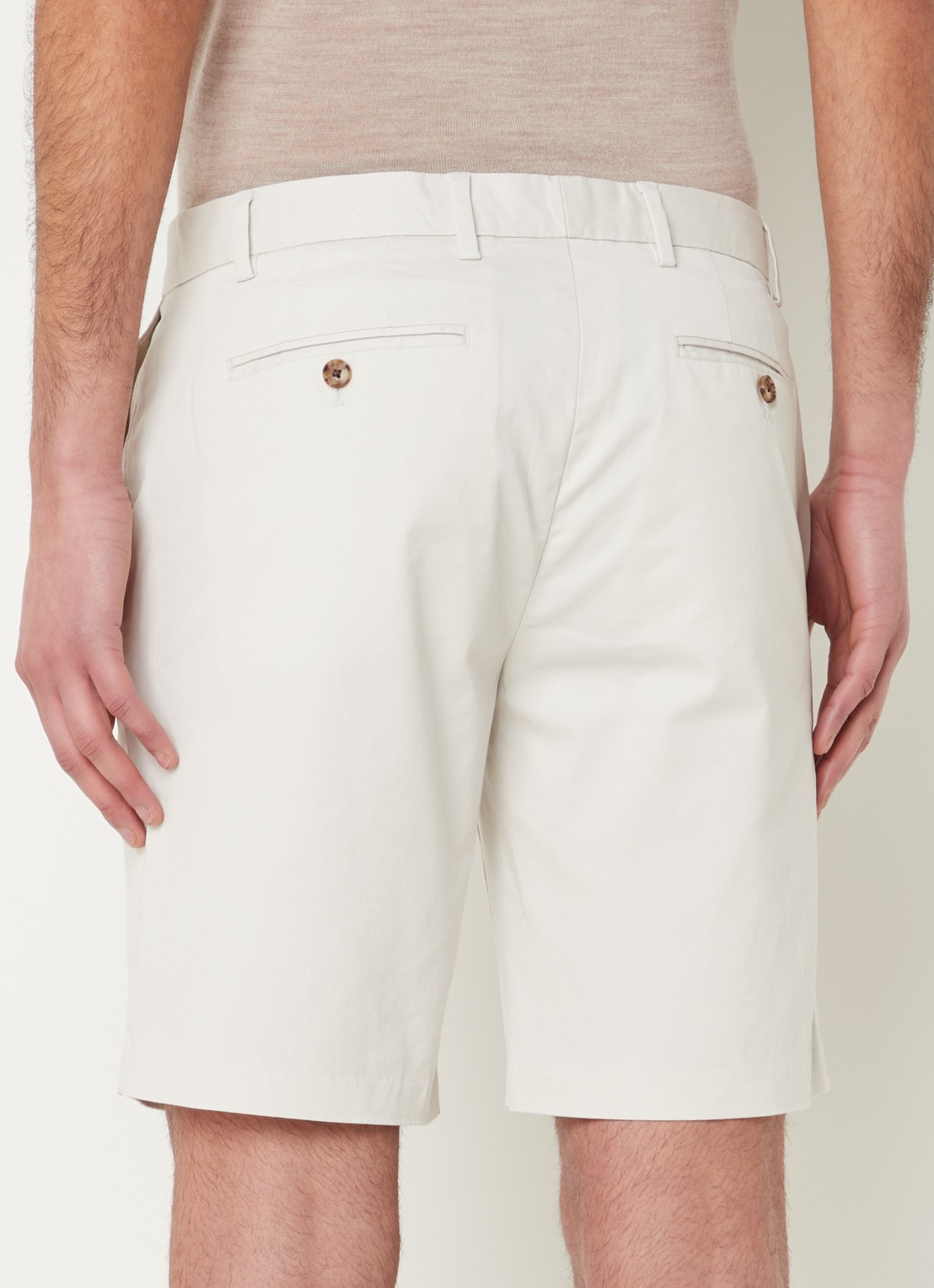 Reiss Wicket straight fit korte chino met steekzakken  - achterkant 3 gebroken wit