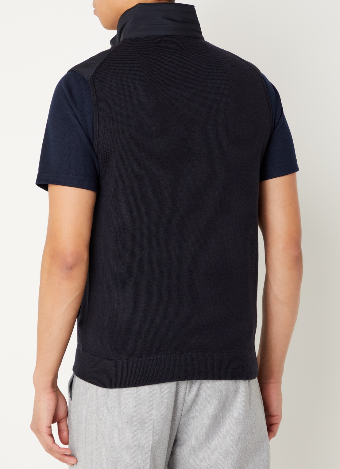 Reiss William fijngebreid gilet in wolblend met gewatteerd voorpand - achterkant donkerblauw