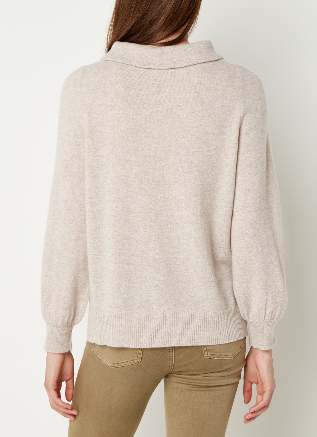Repeat Fijngebreide trui van  kasjmier met opstaande kraag - achterkant beige