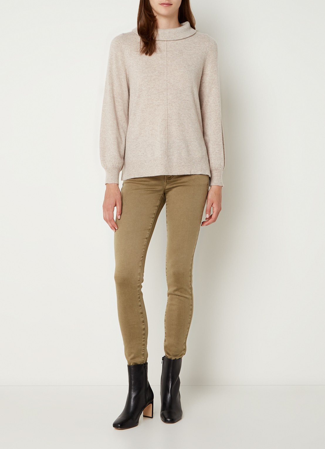 Repeat Fijngebreide trui van  kasjmier met opstaande kraag - voorkant 3 beige