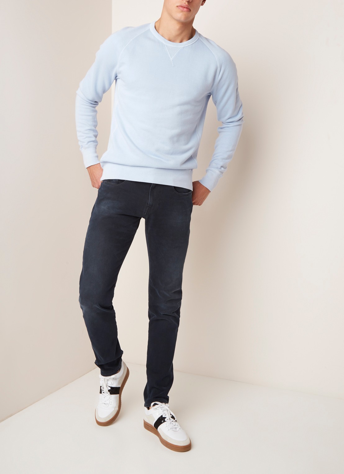 Replay Anbass Hyperflex+ tapered jeans met stretch - voorkant 5 indigo