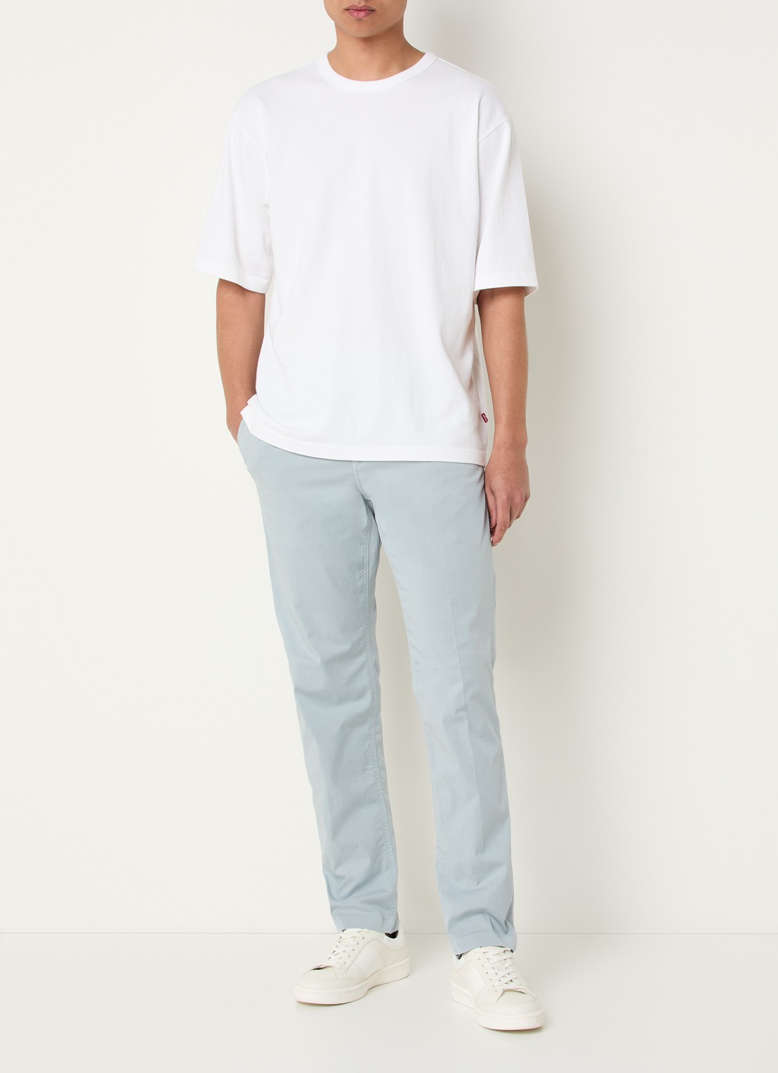 Replay Benni slim fit chino met steekzakken - voorkant 5 lichtblauw