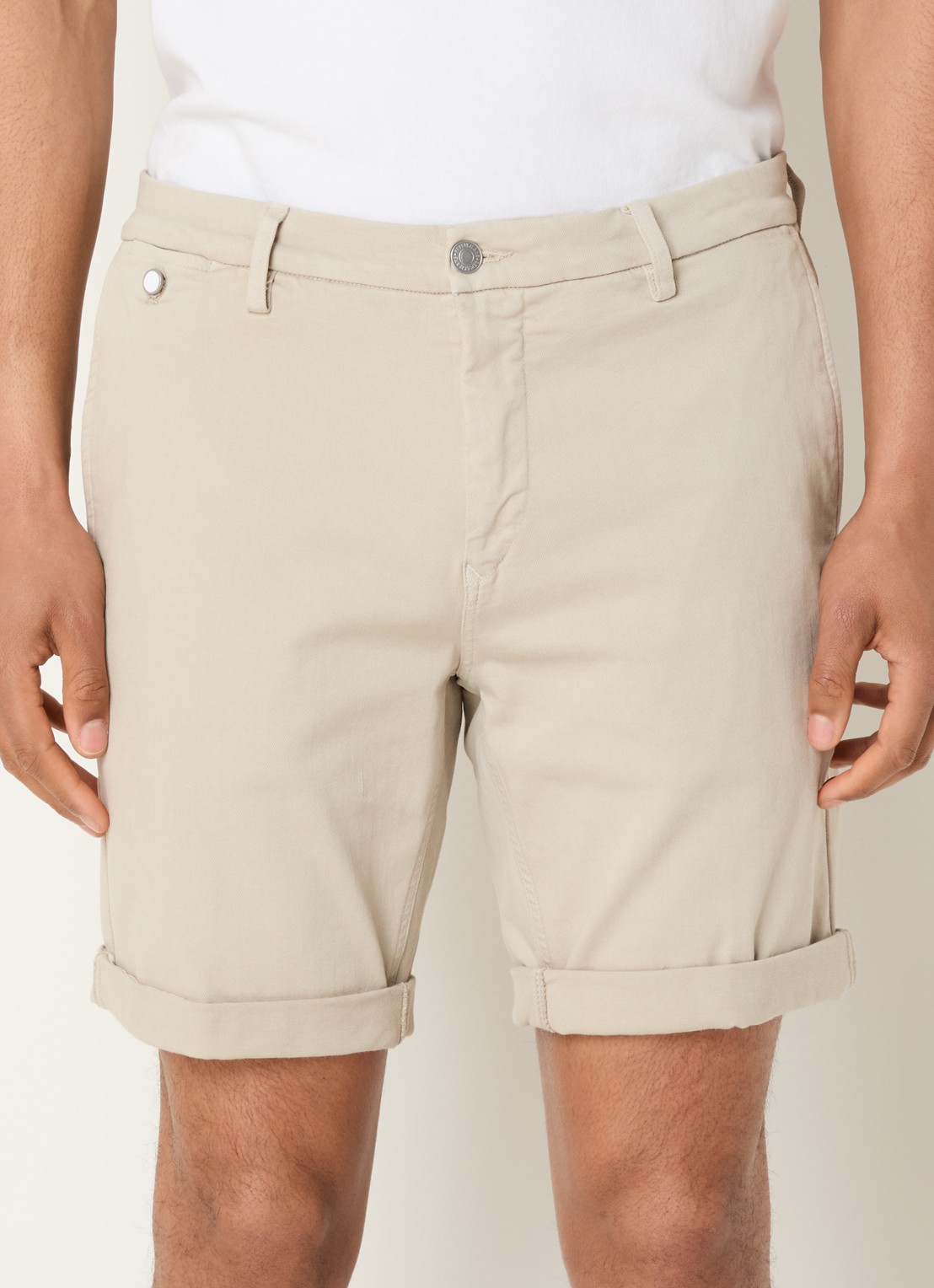 Replay Benni straight fit korte chino met steekzakken - detail 2 creme