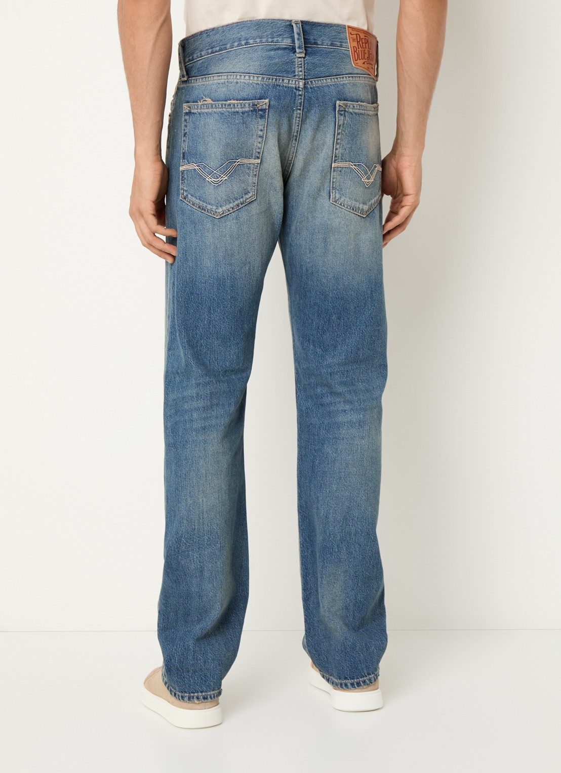 Replay Deryck straight leg jeans met steekzakken - achterkant blauw