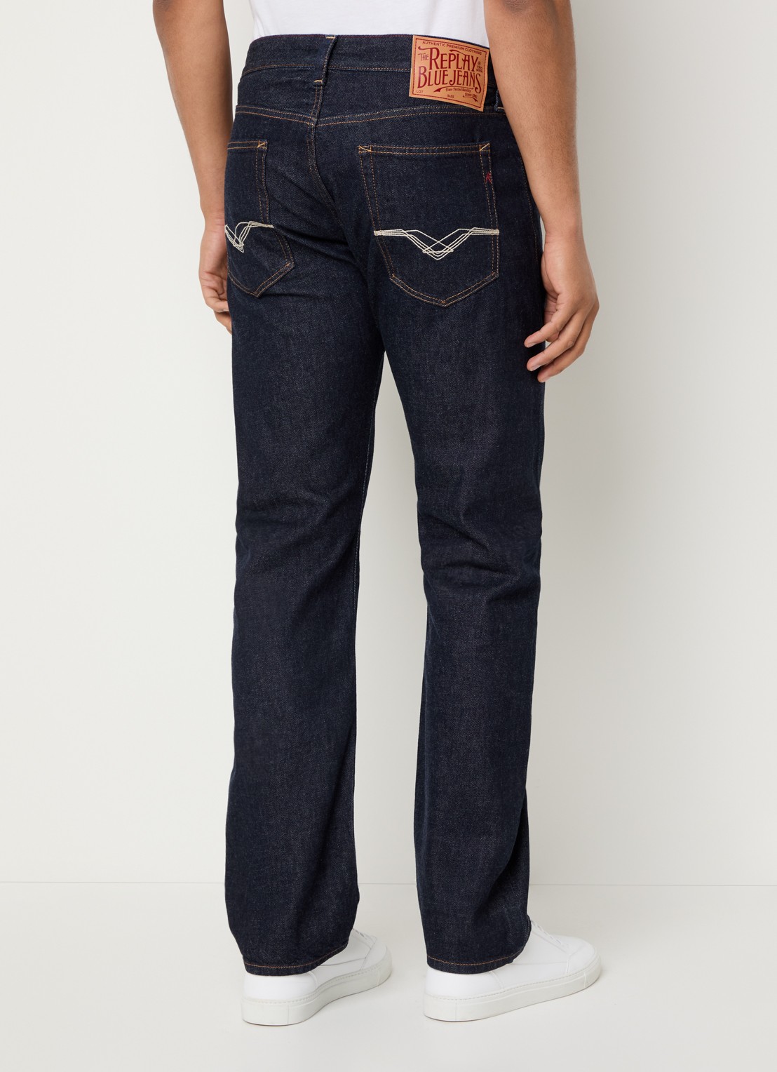Replay Deryck straight leg jeans met steekzakken - achterkant indigo
