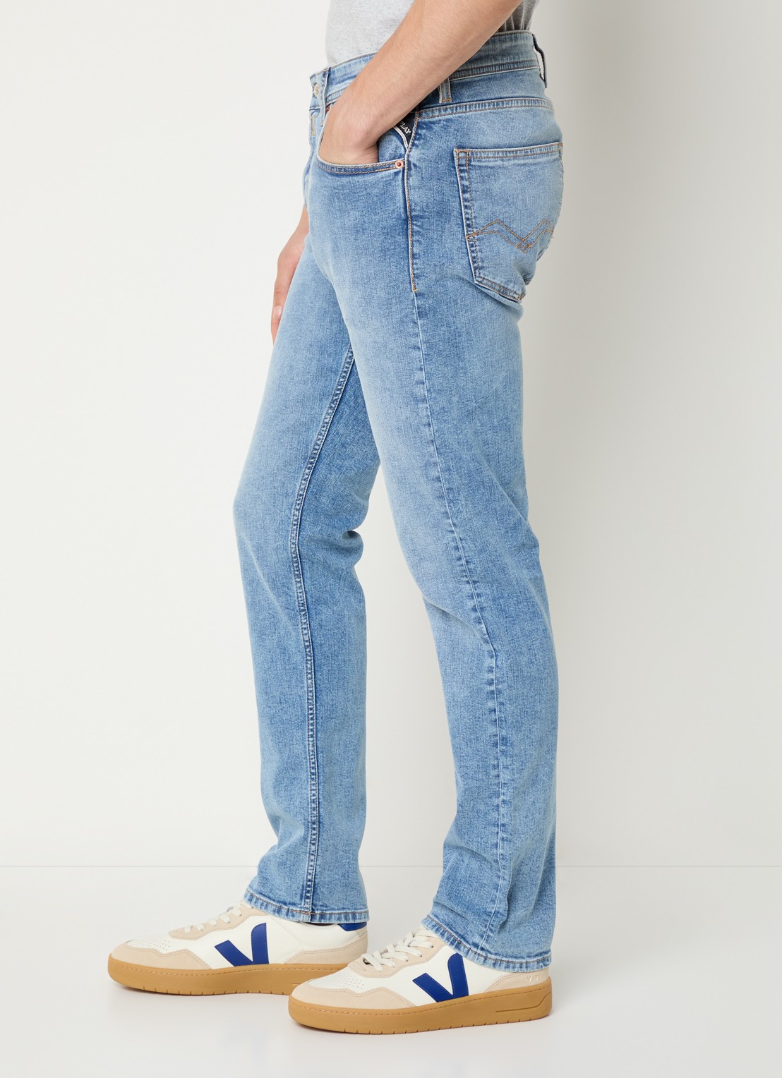 Replay Grover slim fit jeans met medium wassing - detail 4 lichtblauw
