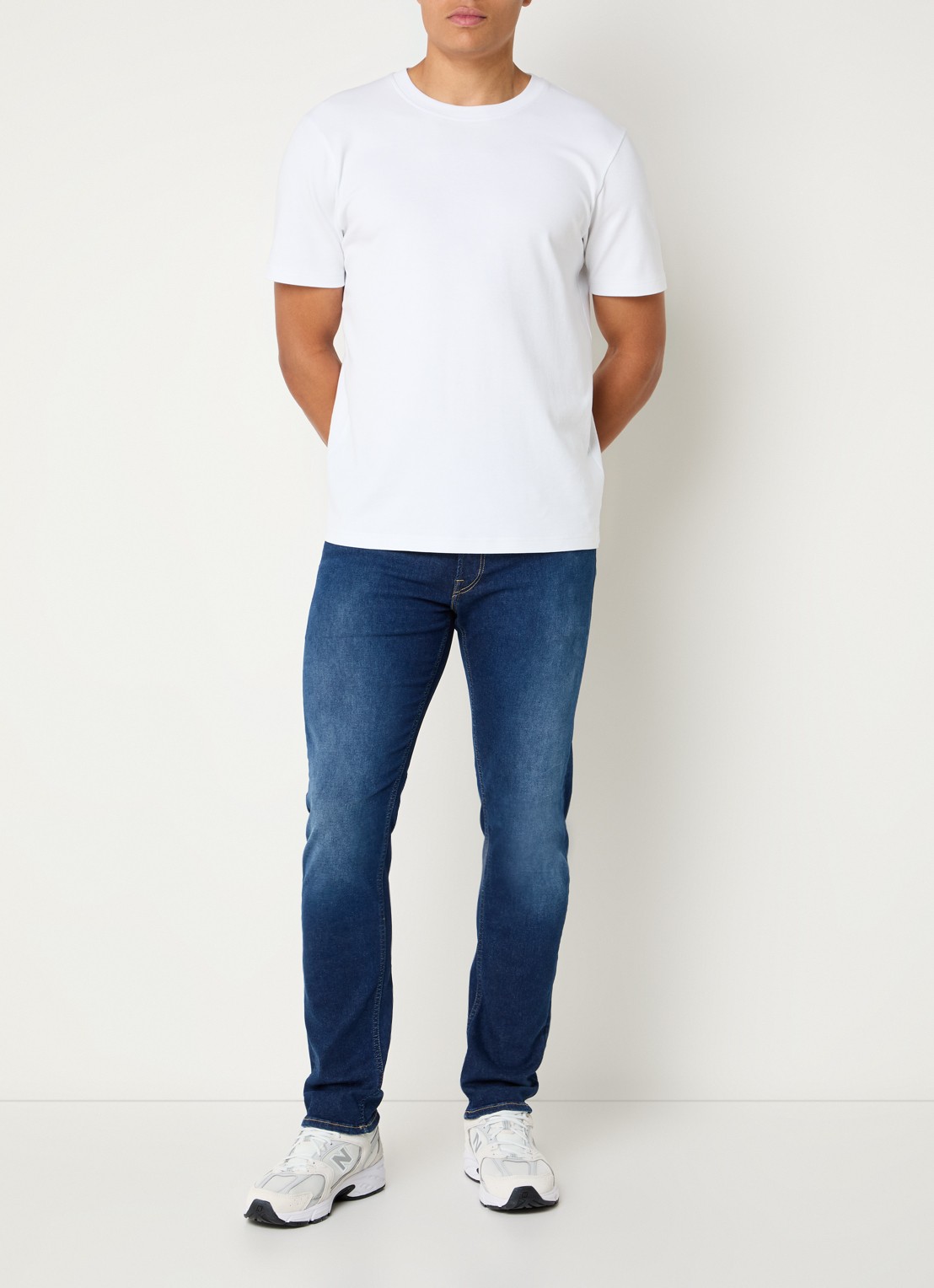 Replay Grover straight leg jeans met gekleurde wassing - voorkant 4 donkerblauw