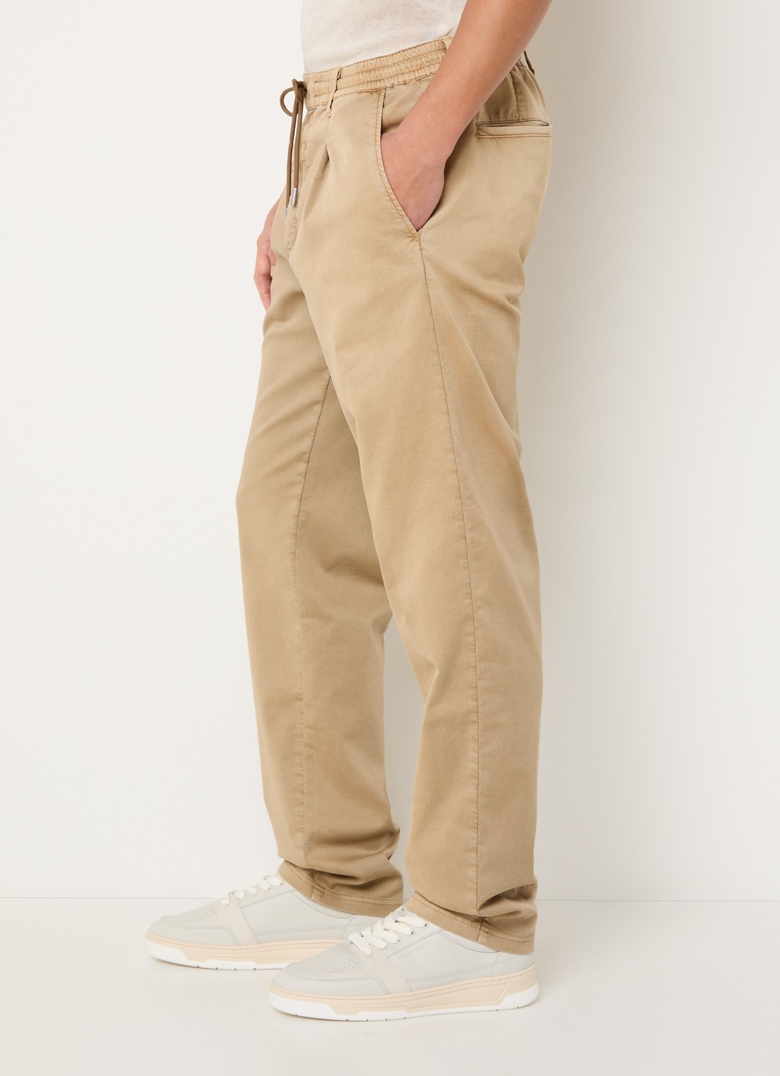 Replay Tapered fit chino met trekkoord en steekzakken - detail 2 camel