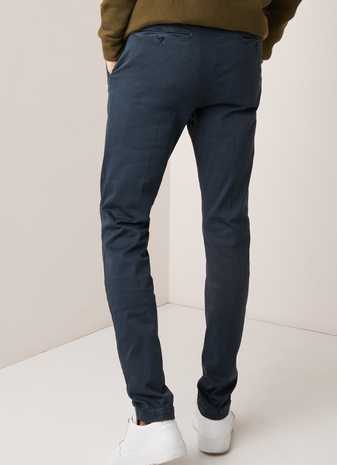 Replay Zeumar Hyperflex slim fit chino met stretch  - achterkant donkerblauw
