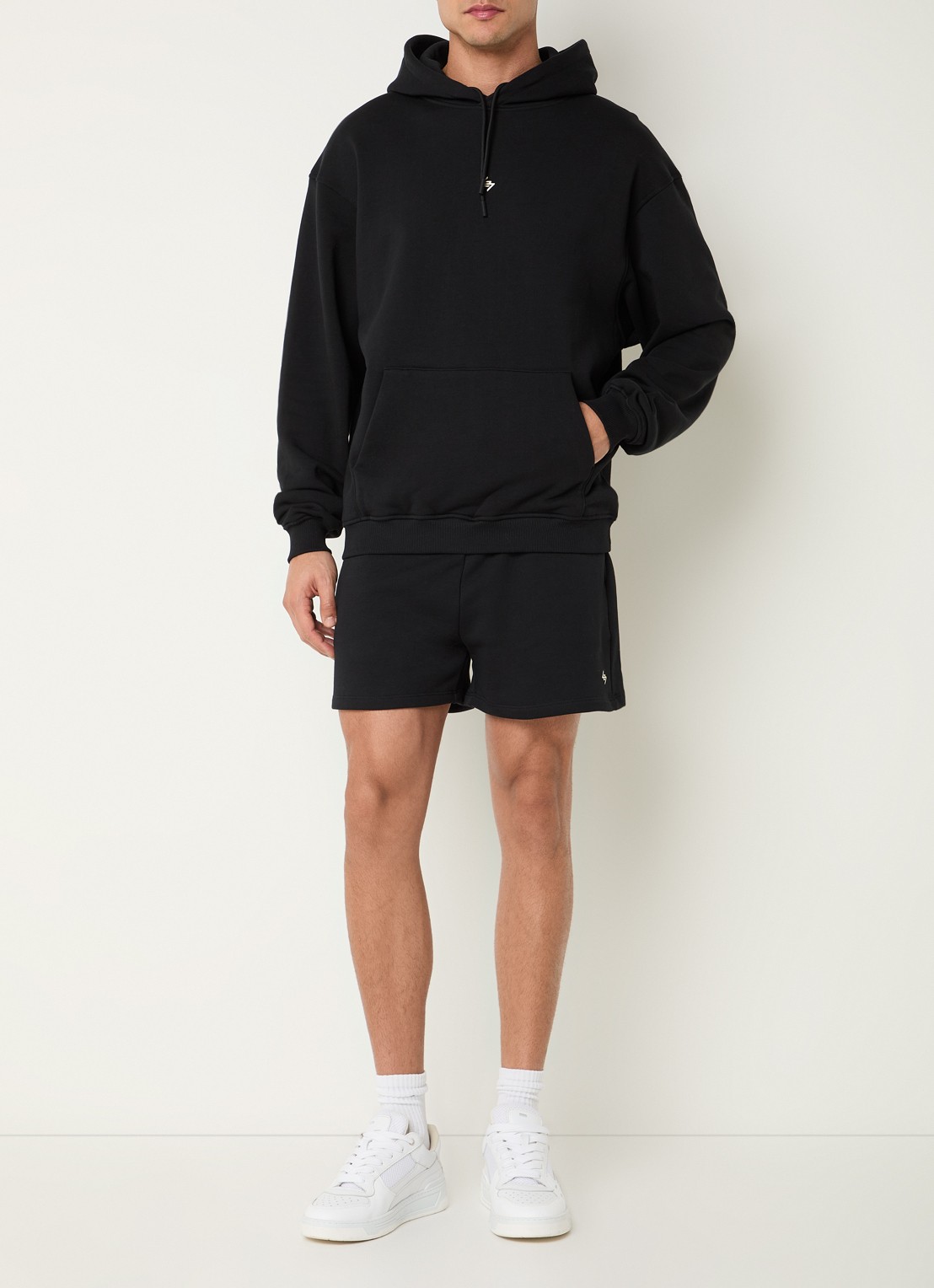 Represent 247 DNA hoodie met logo- en backprint - voorkant 5 zwart