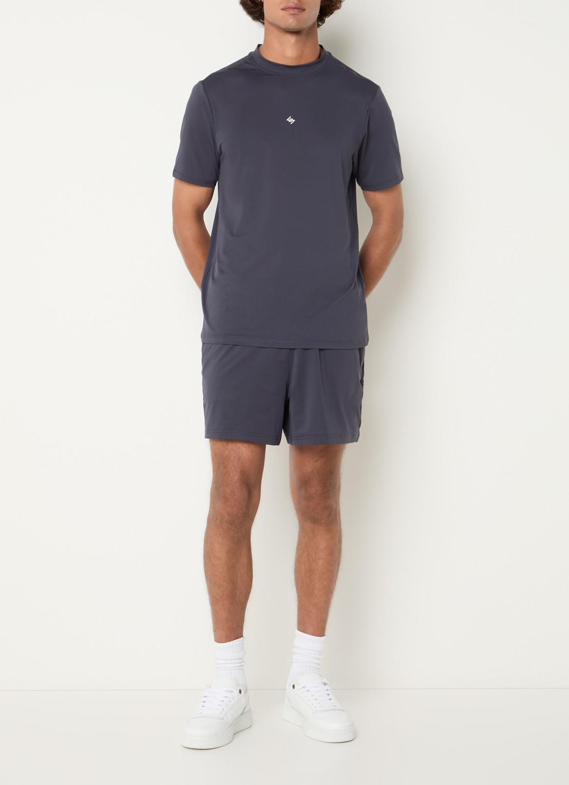 Represent 247 DNA loose fit korte broek met steekzakken - voorkant 3 antraciet
