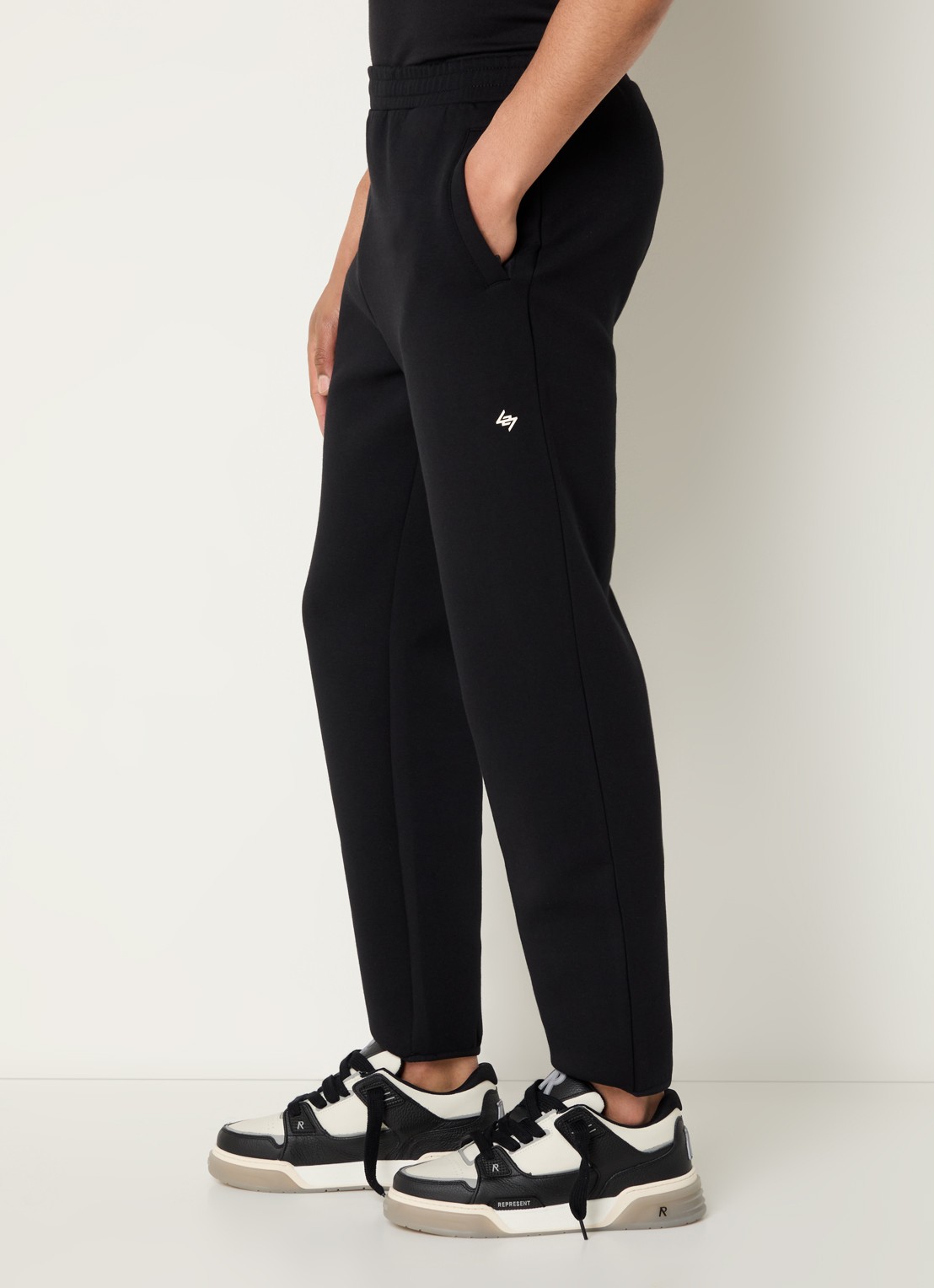 Represent 247 Numbers tapered fit joggingsbroek met logo en steekzakken - detail 2 zwart
