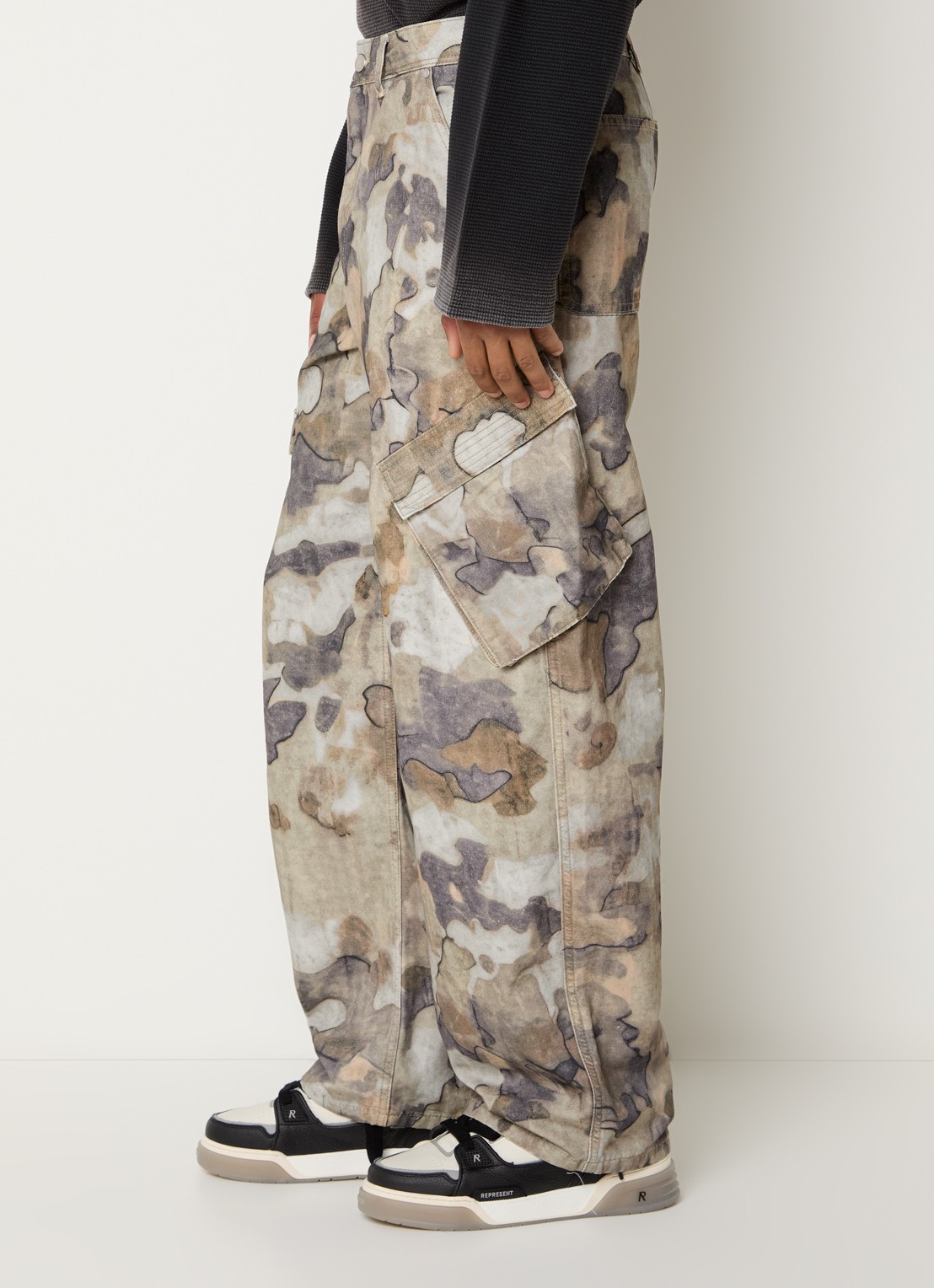Represent Loose fit cargobroek met steekzakken - detail 2 beige